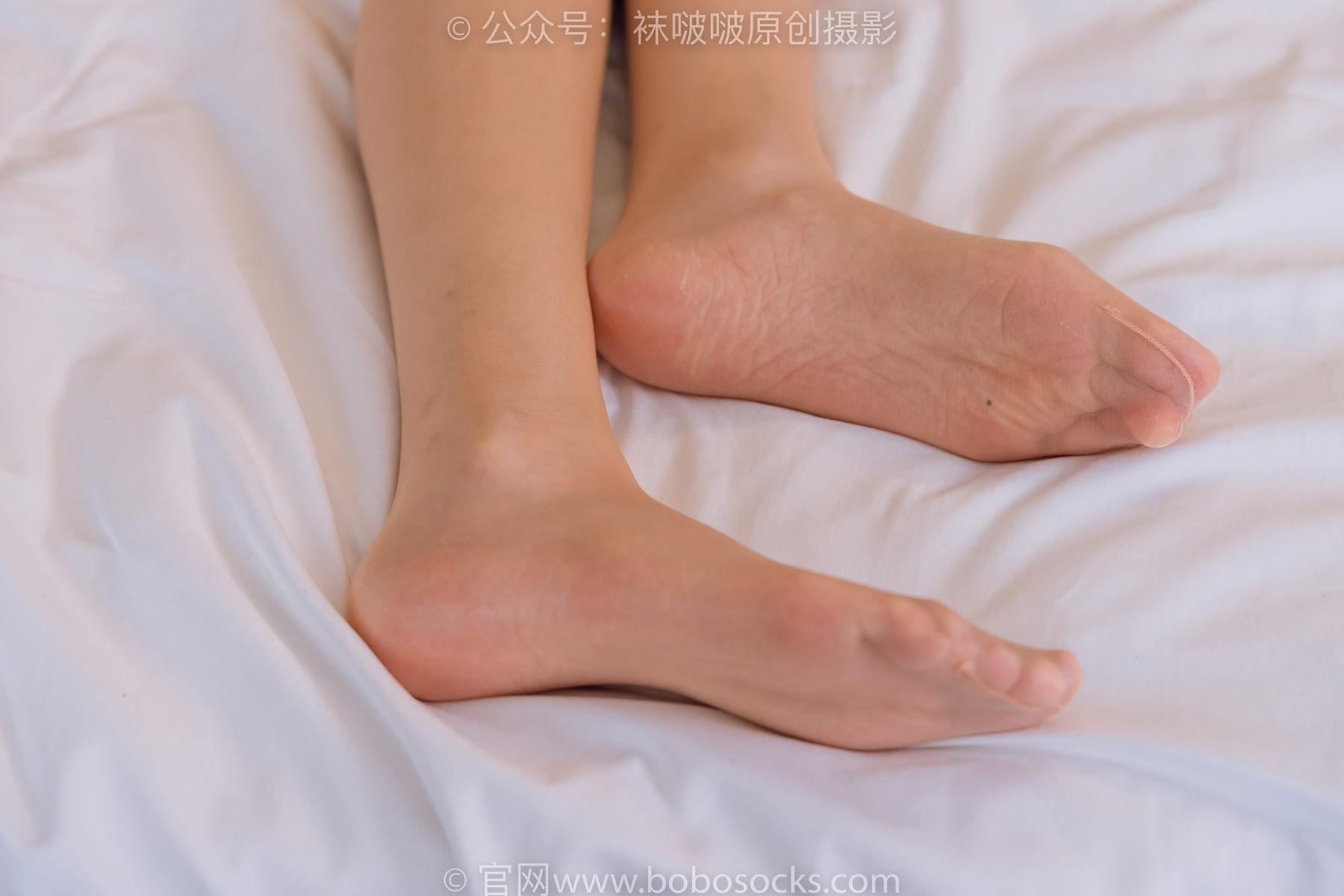 BoBoSocks袜啵啵 No.230 小甜豆-两双高跟鞋、板鞋、油亮肉丝、油亮白丝
