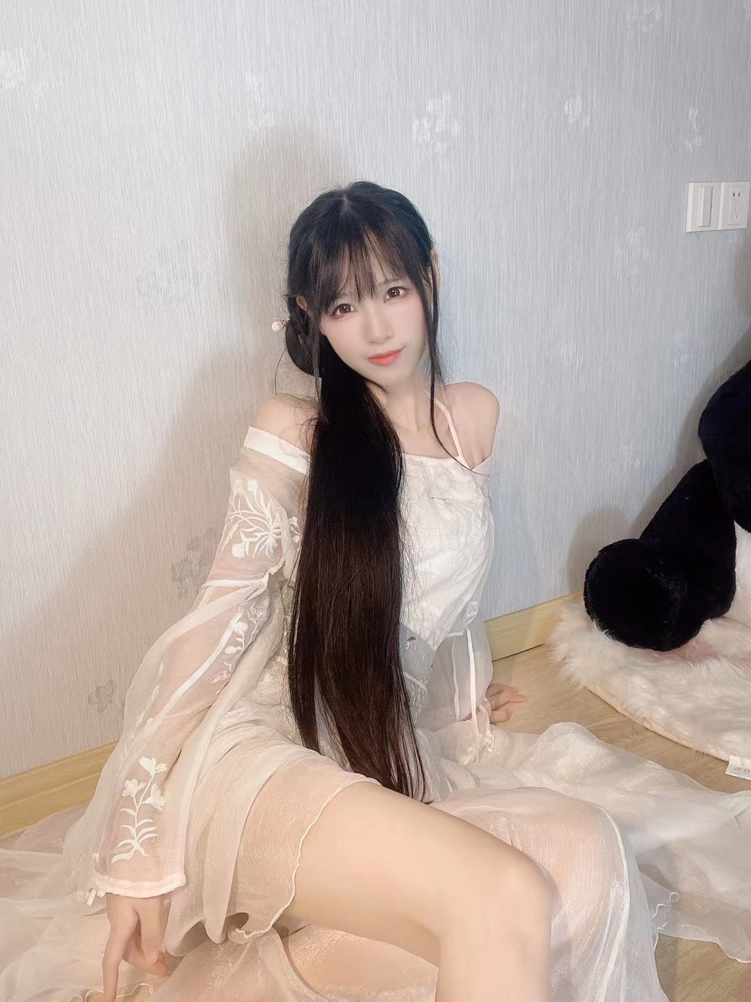 B站十万口草莓粥粥舰长 P1