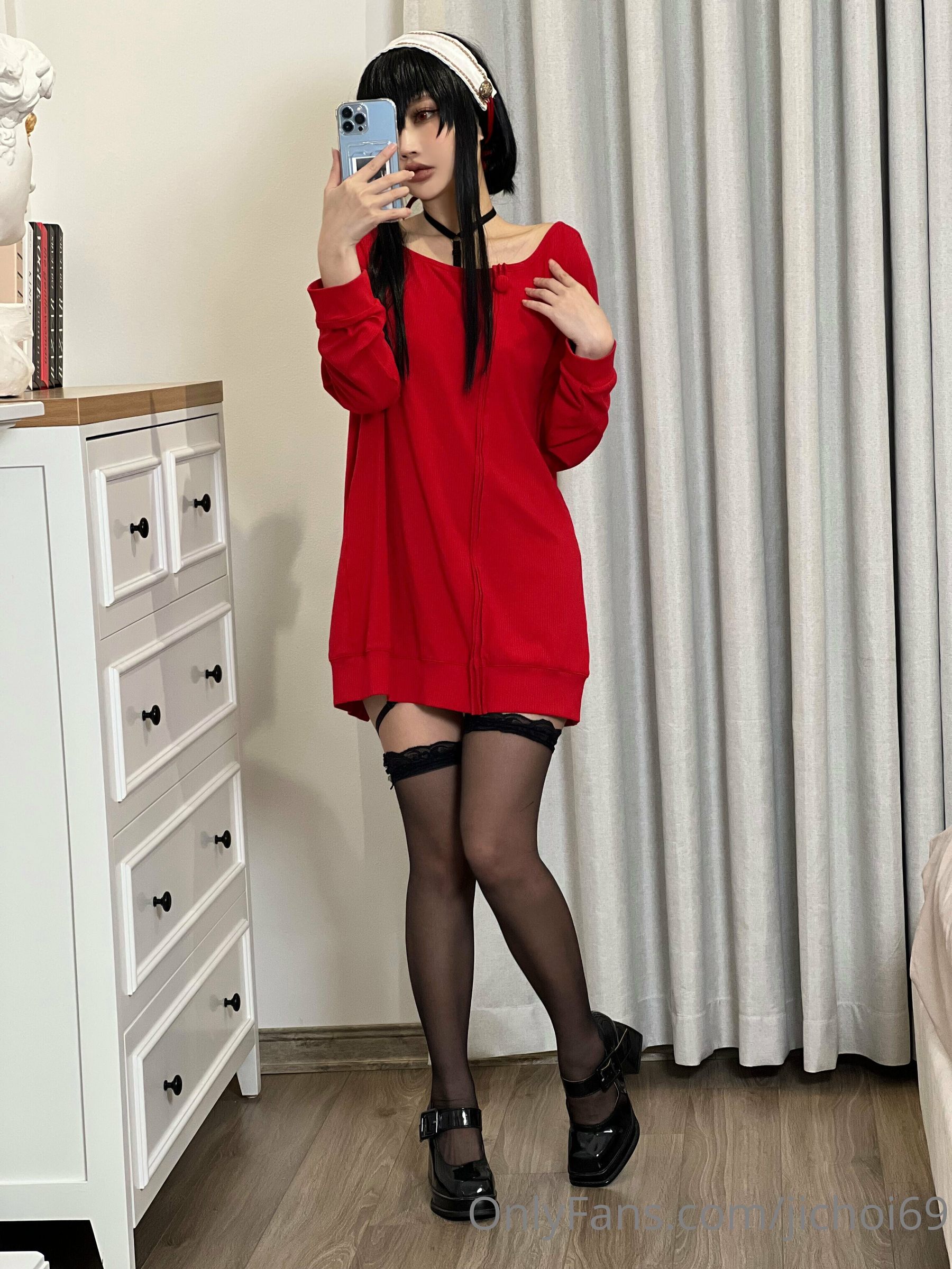 Choi Ji Yun - Yor Forger Red Drees