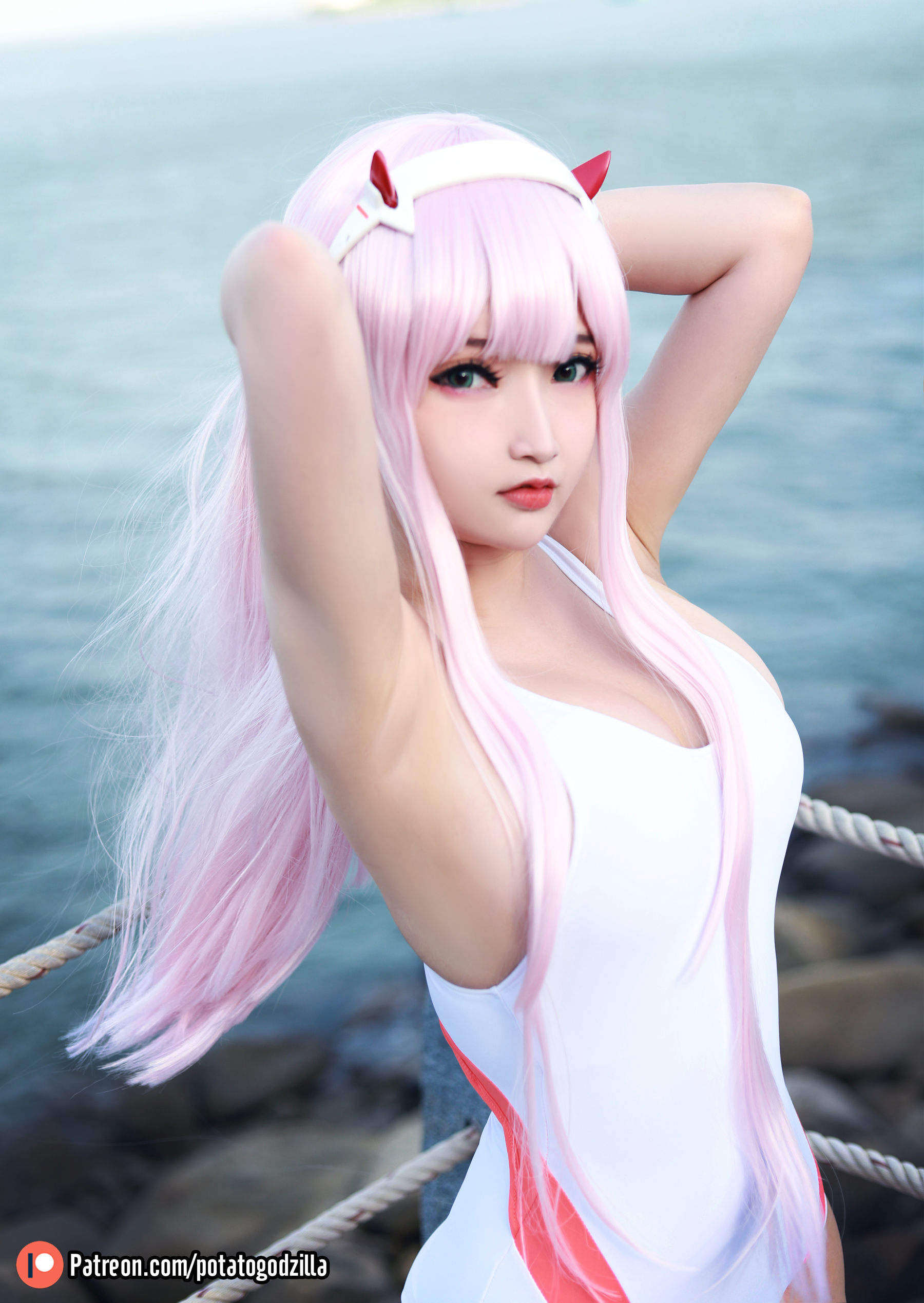 Coser小姐姐Potato Godzilla - Zero Two Swimsuit