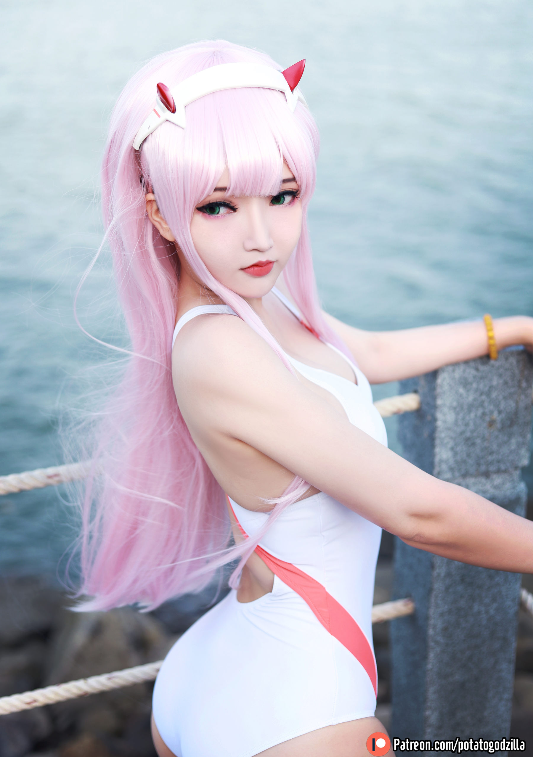 Coser小姐姐Potato Godzilla - Zero Two Swimsuit