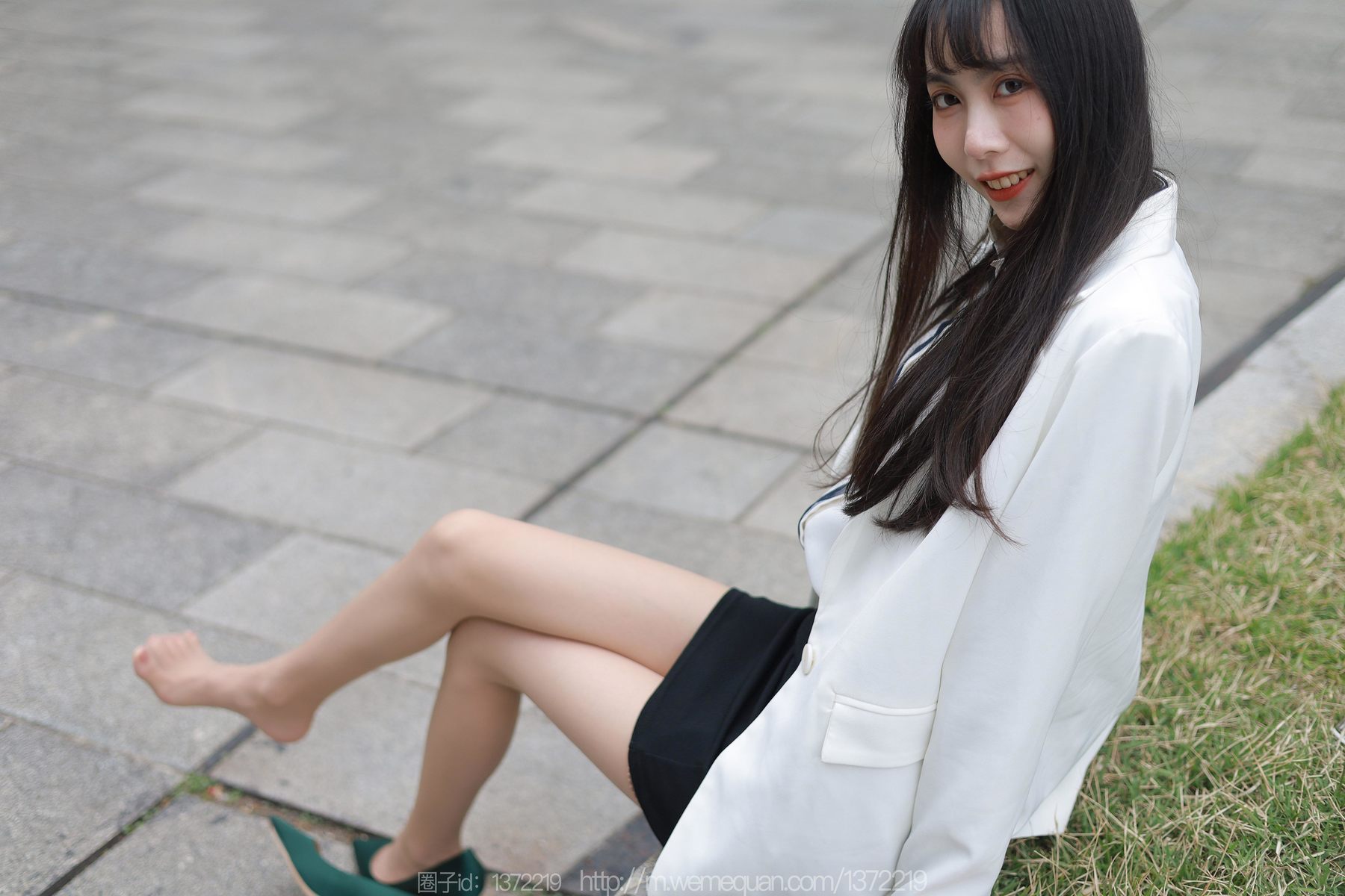 IESS异思趣向 - 模特：团团 《街拍OL美女》