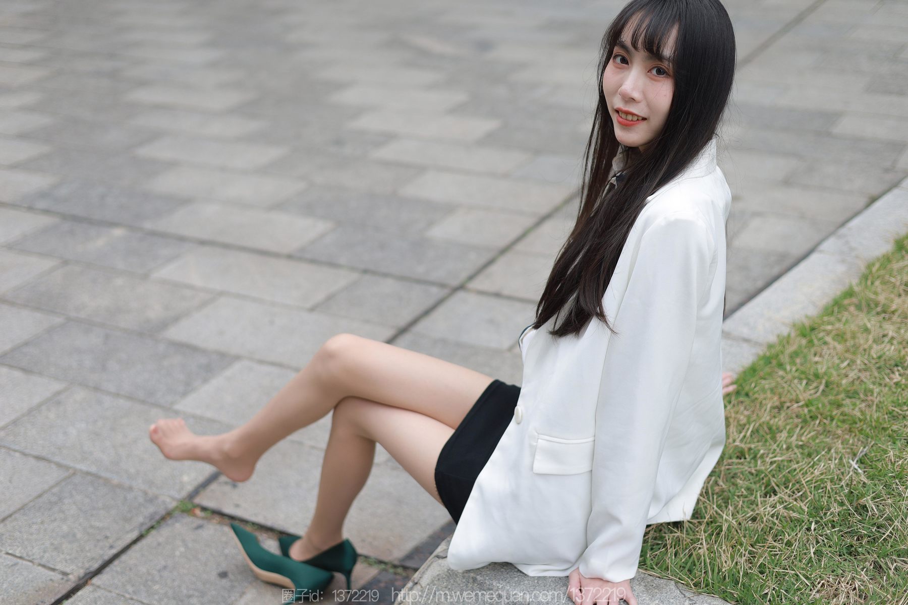 IESS异思趣向 - 模特：团团 《街拍OL美女》