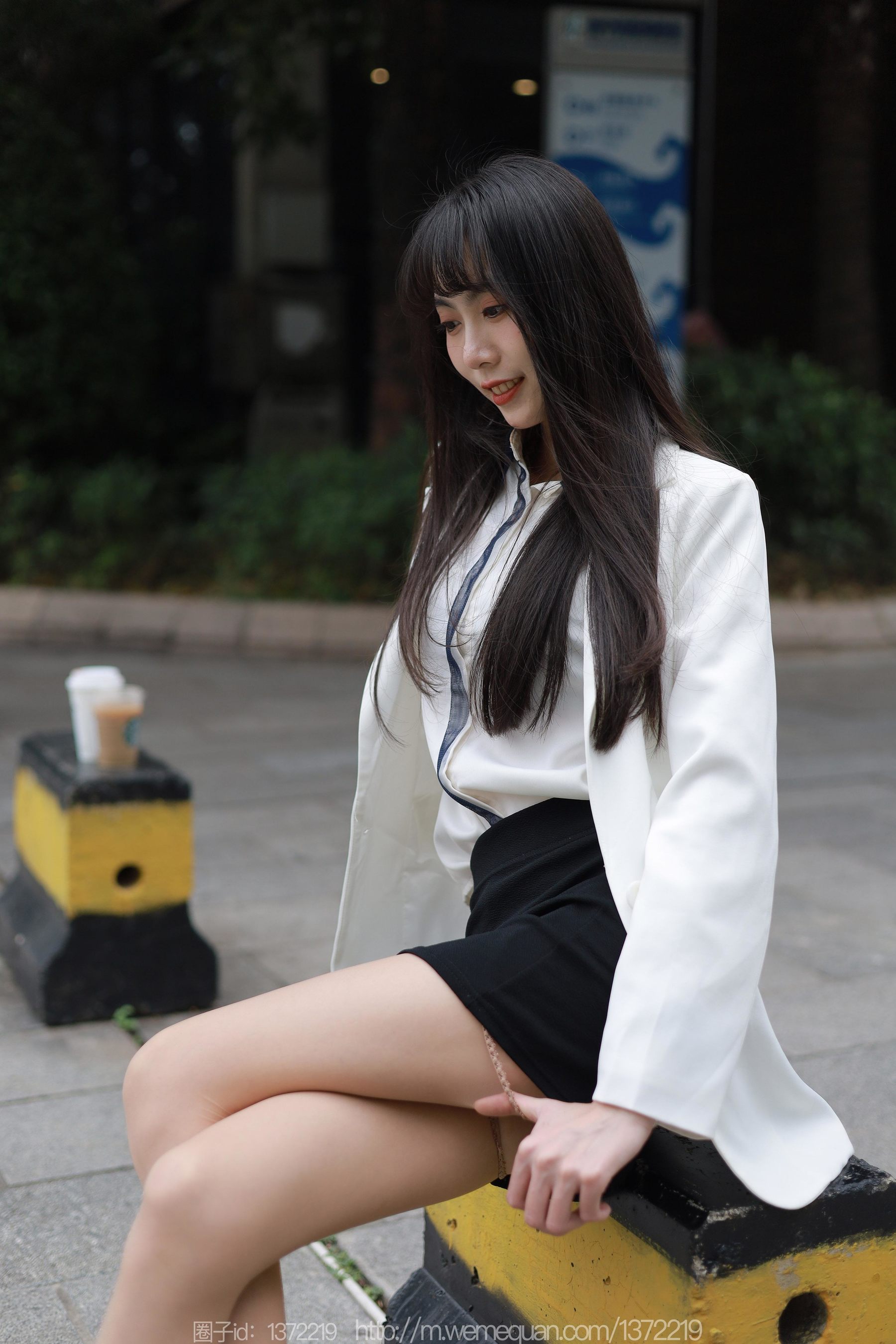 IESS异思趣向 - 模特：团团 《街拍OL美女》