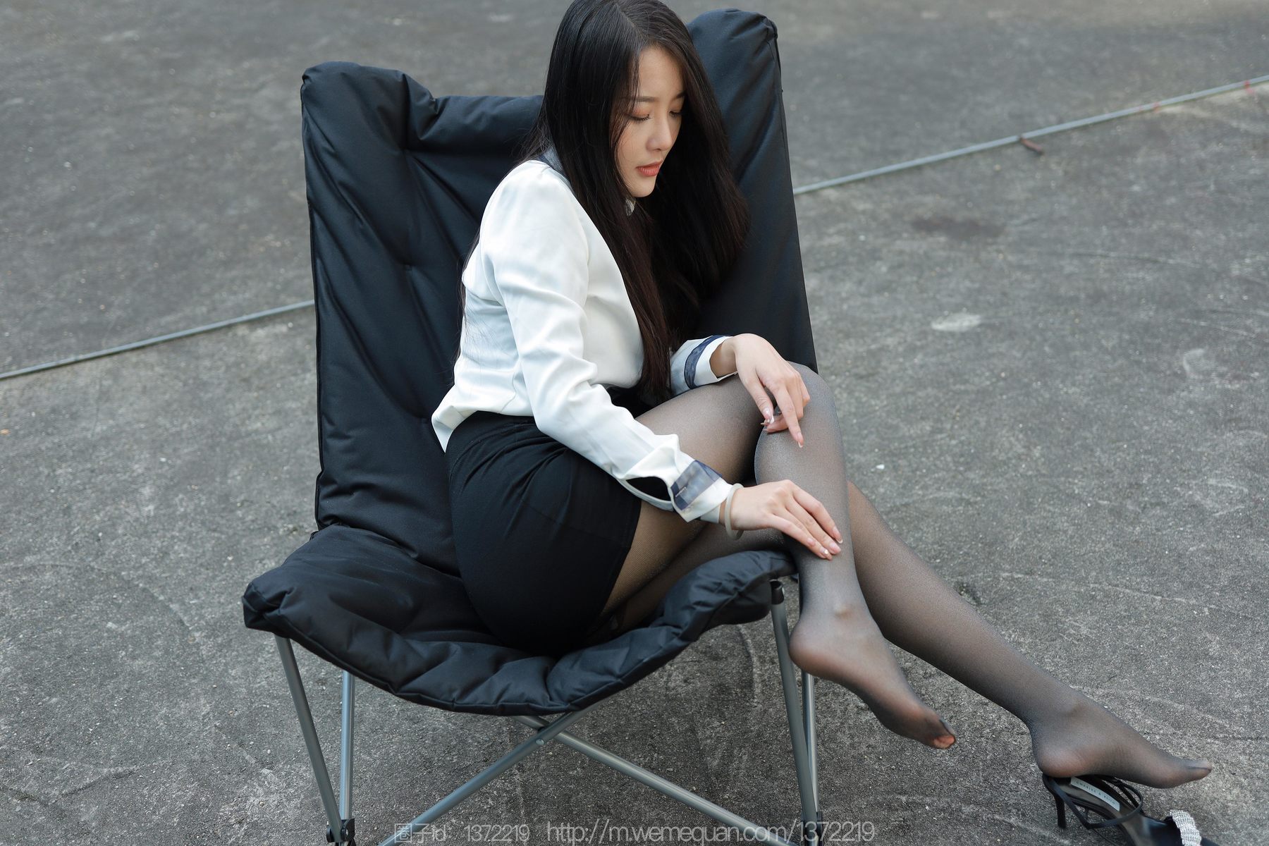 IESS异思趣向 - 模特：婉萍 《户外OL》