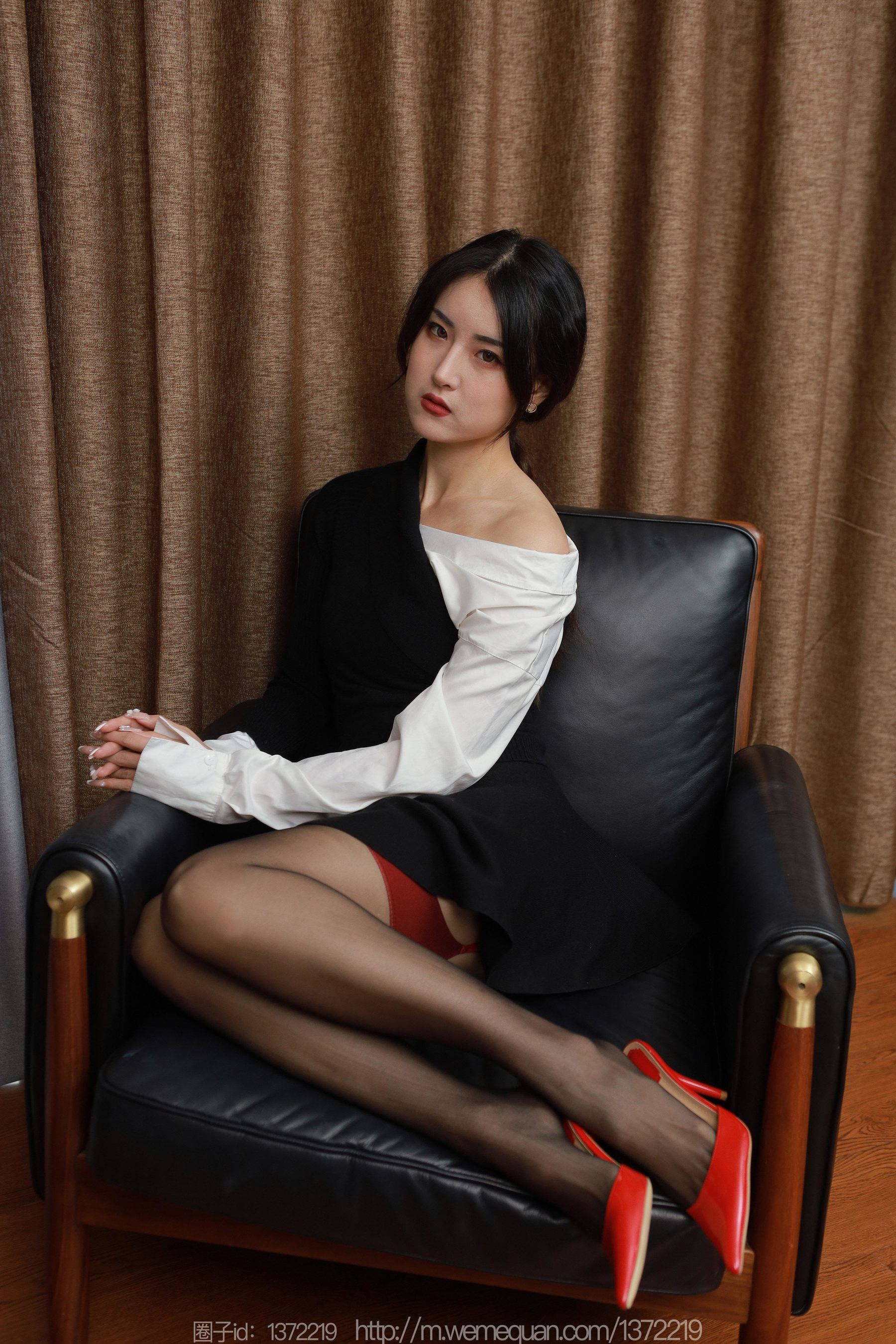 IESS异思趣向 - 模特：小宝 《吊带情节》