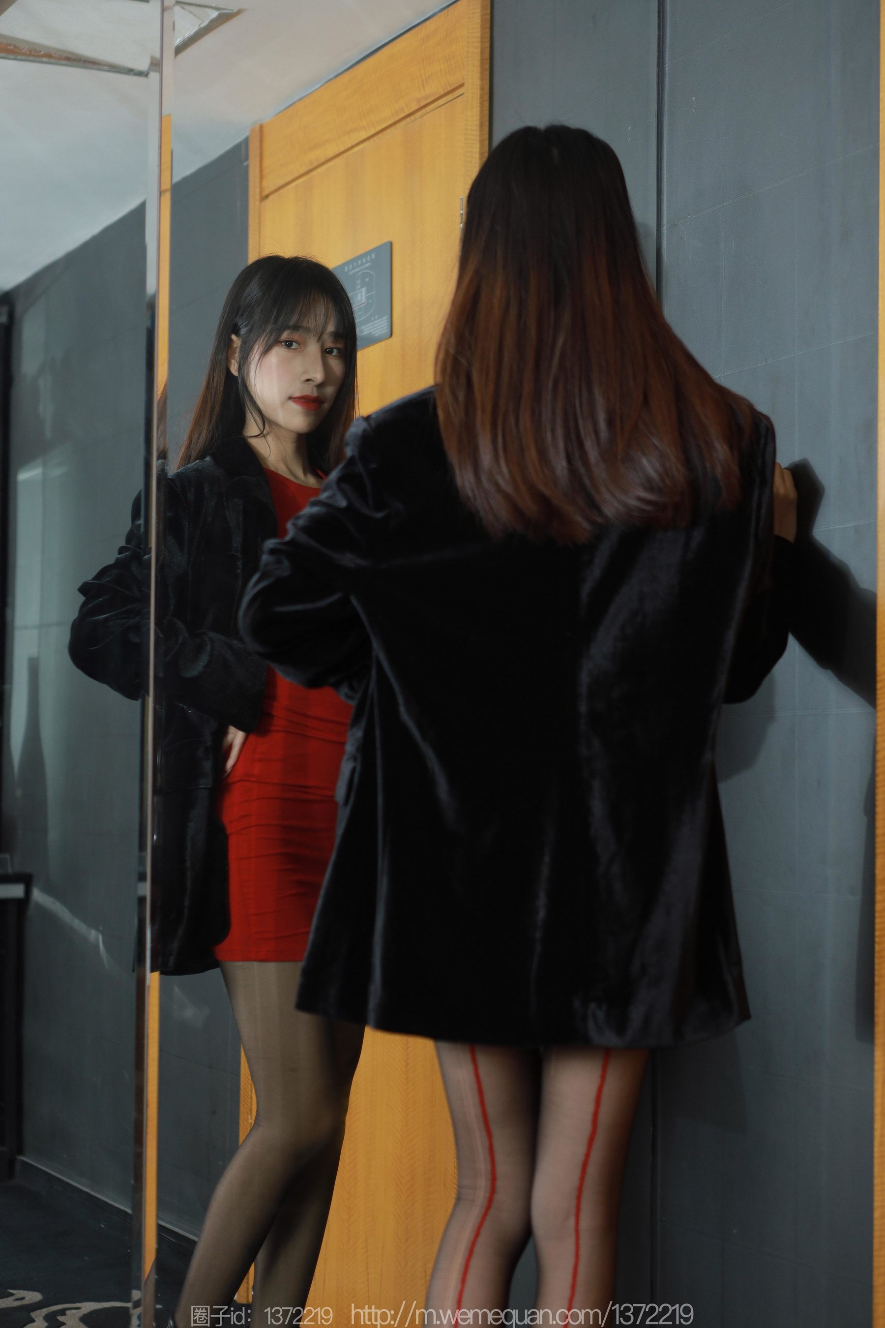 IESS异思趣向 - 模特：美子 《红色竖线》