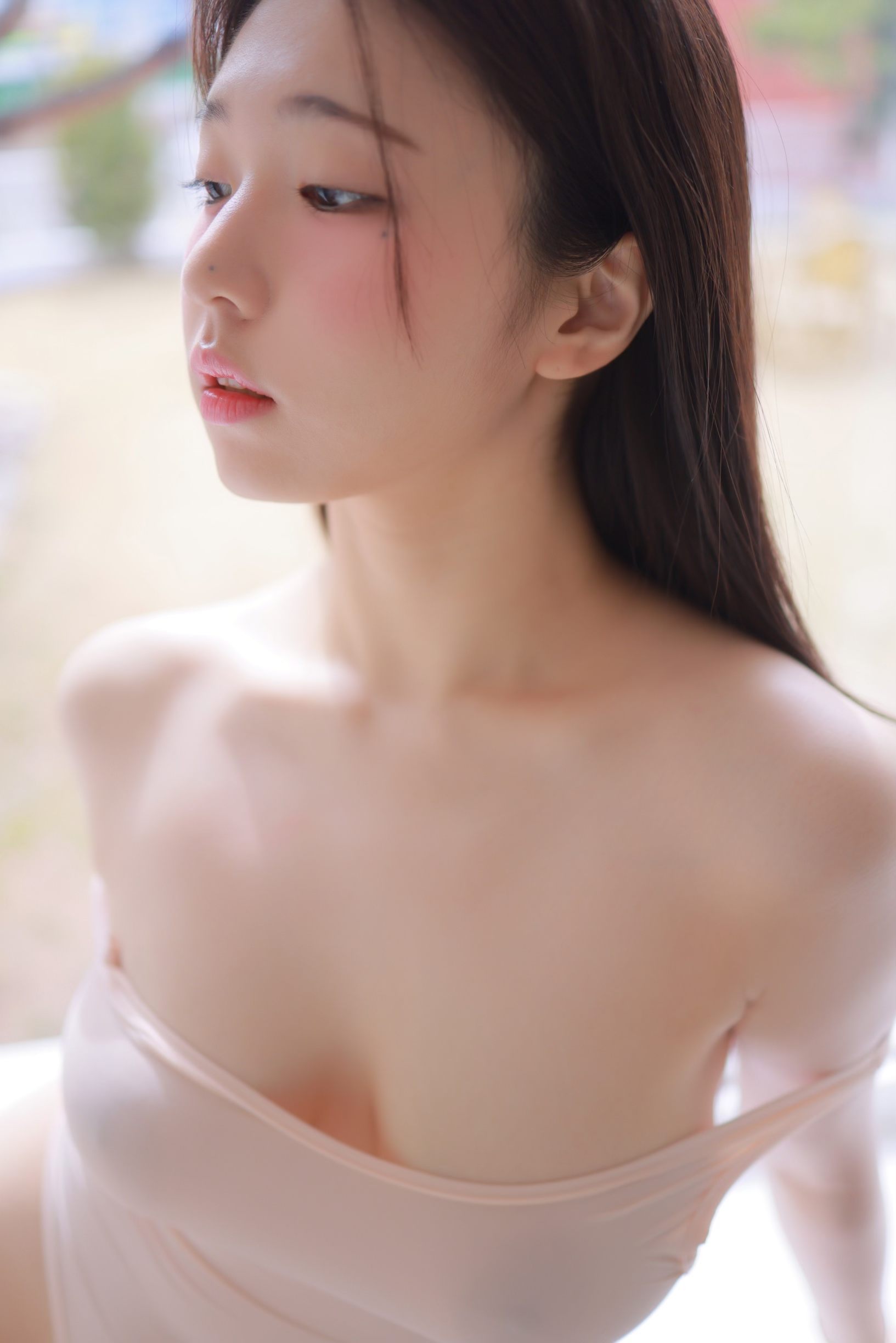 Yeonwoo - White Bodysuit