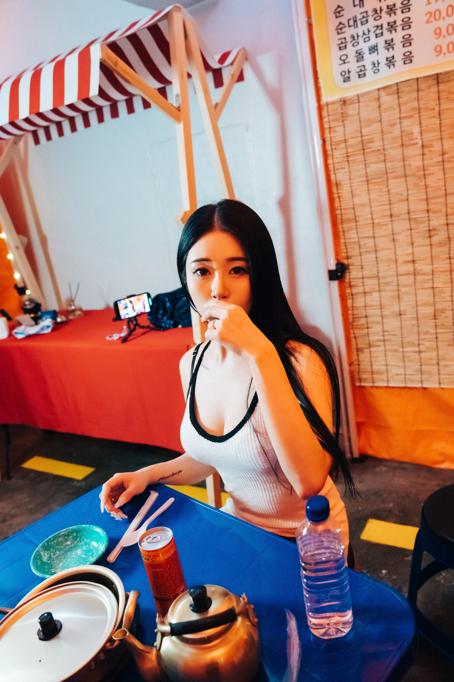 [LOOZY] Bomi - Street Stall