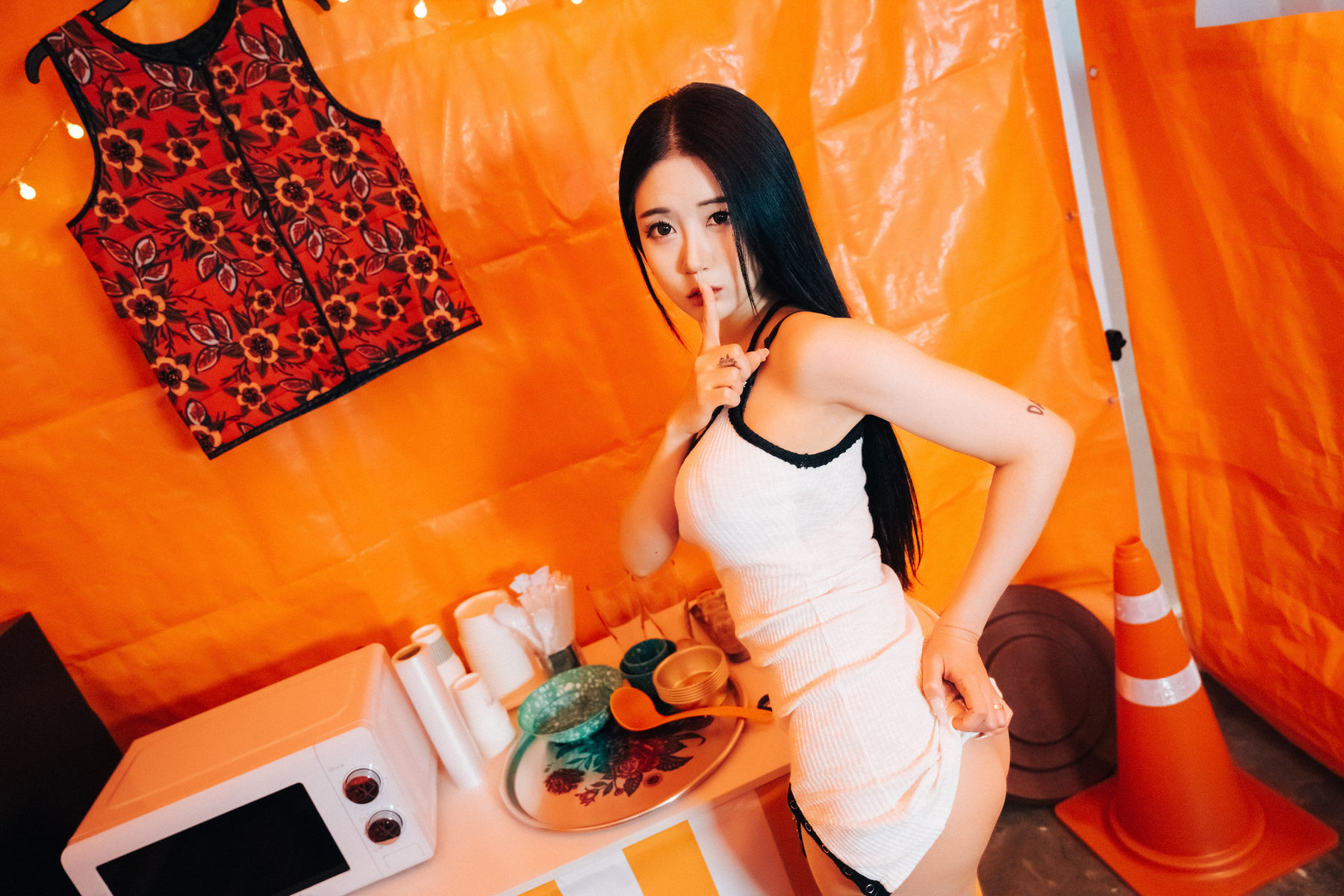 [LOOZY] Bomi - Street Stall