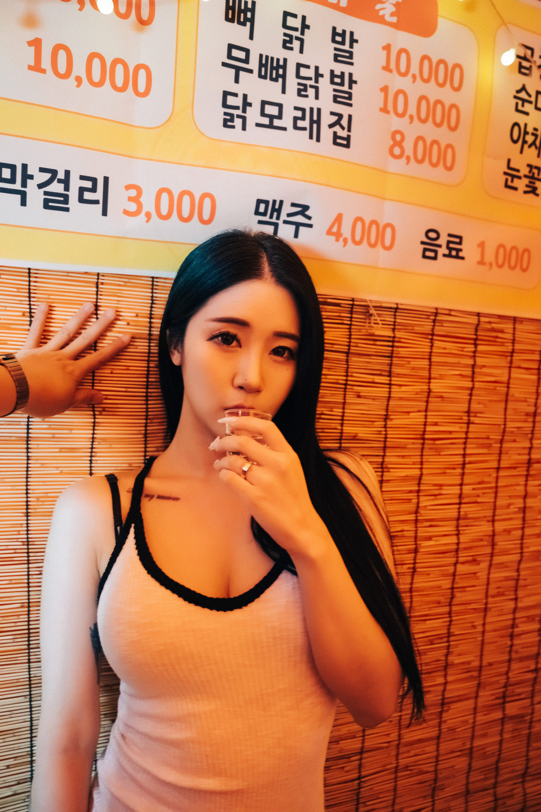 [LOOZY] Bomi - Street Stall