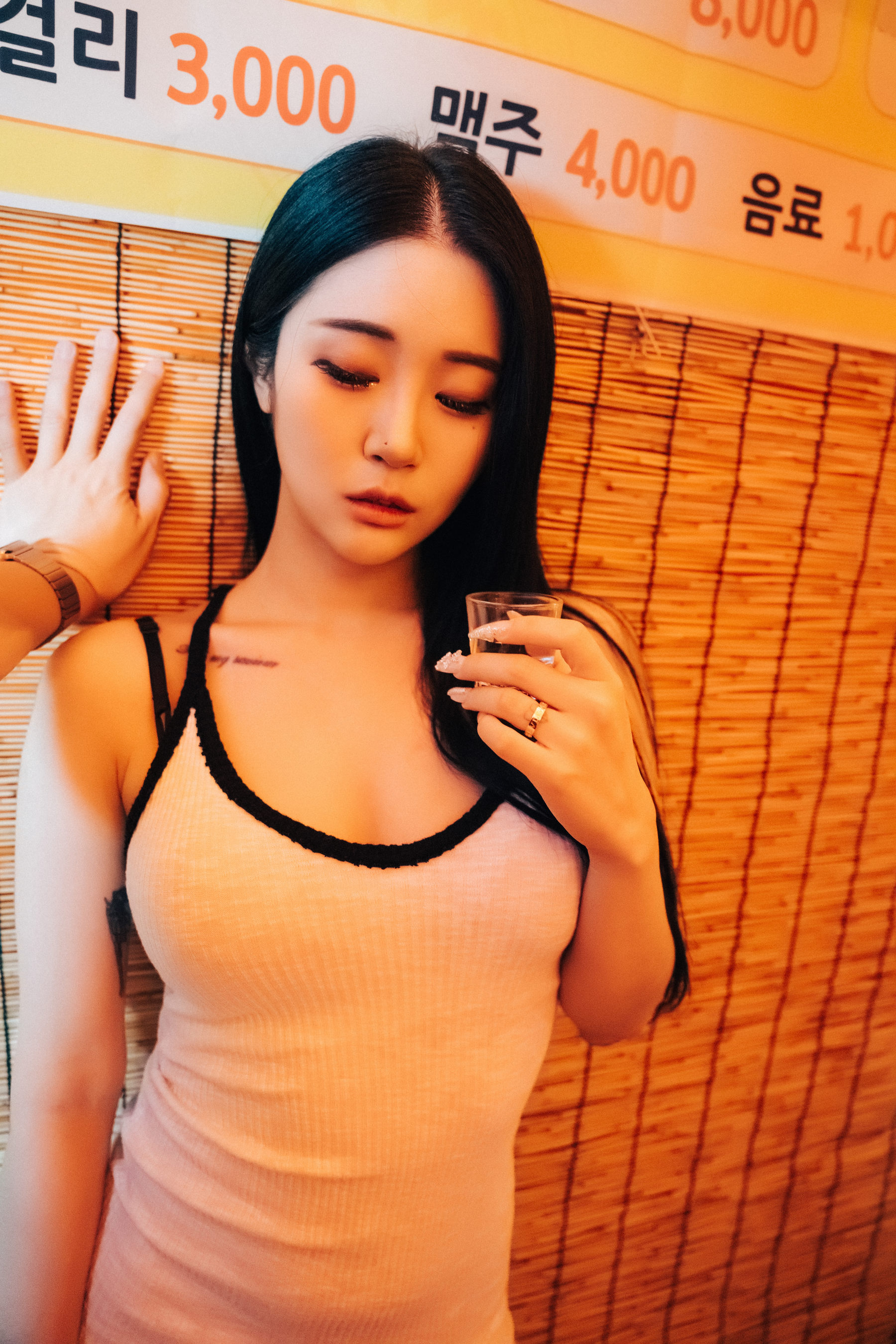 [LOOZY] Bomi - Street Stall