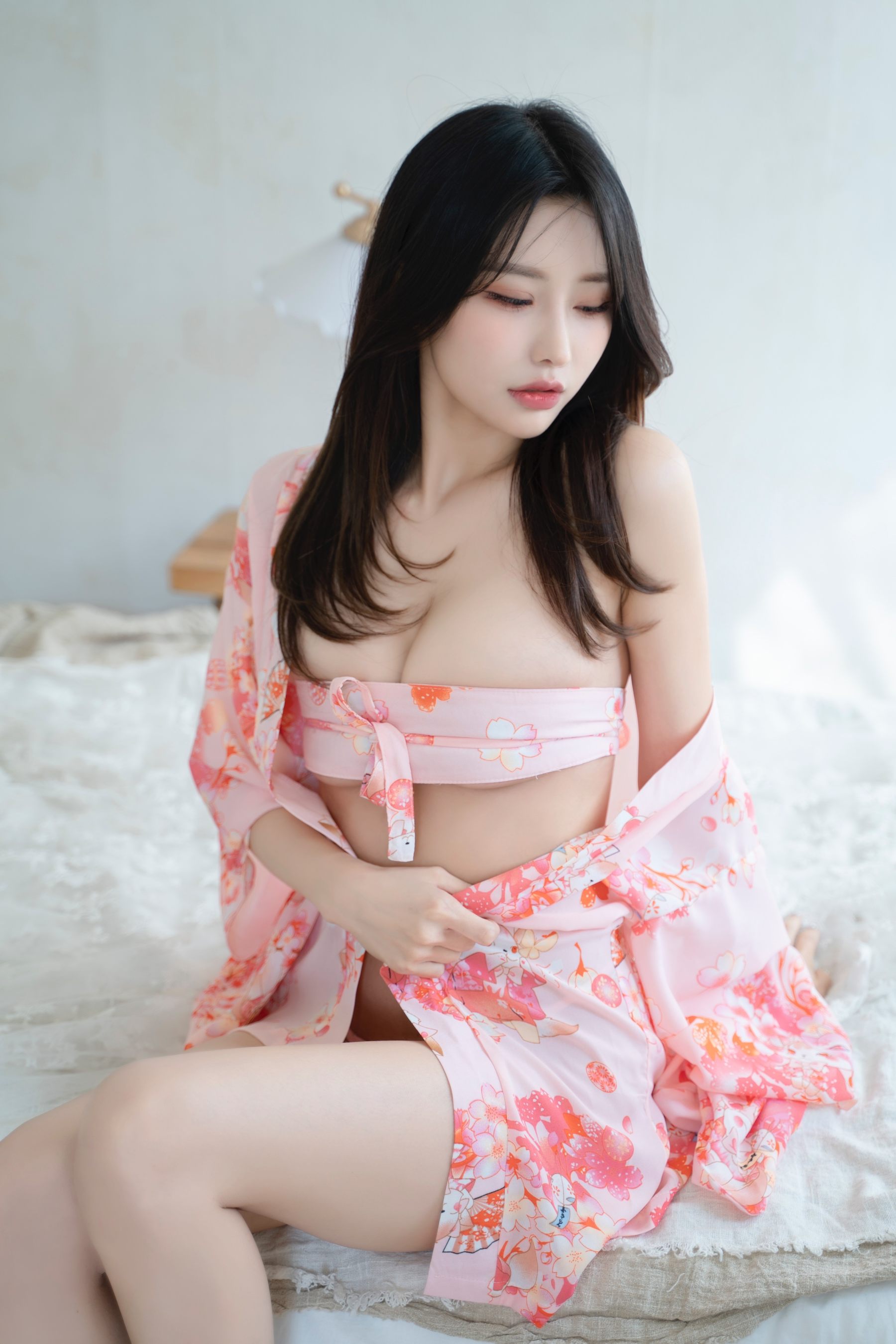 [ROGLE] YeonyuMilk - Vol.01