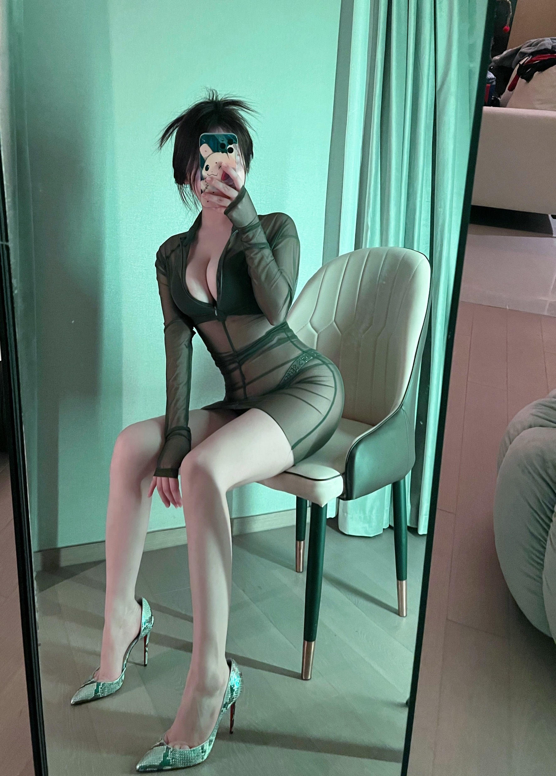 奔跑的晶骡儿 - 绿色透视装