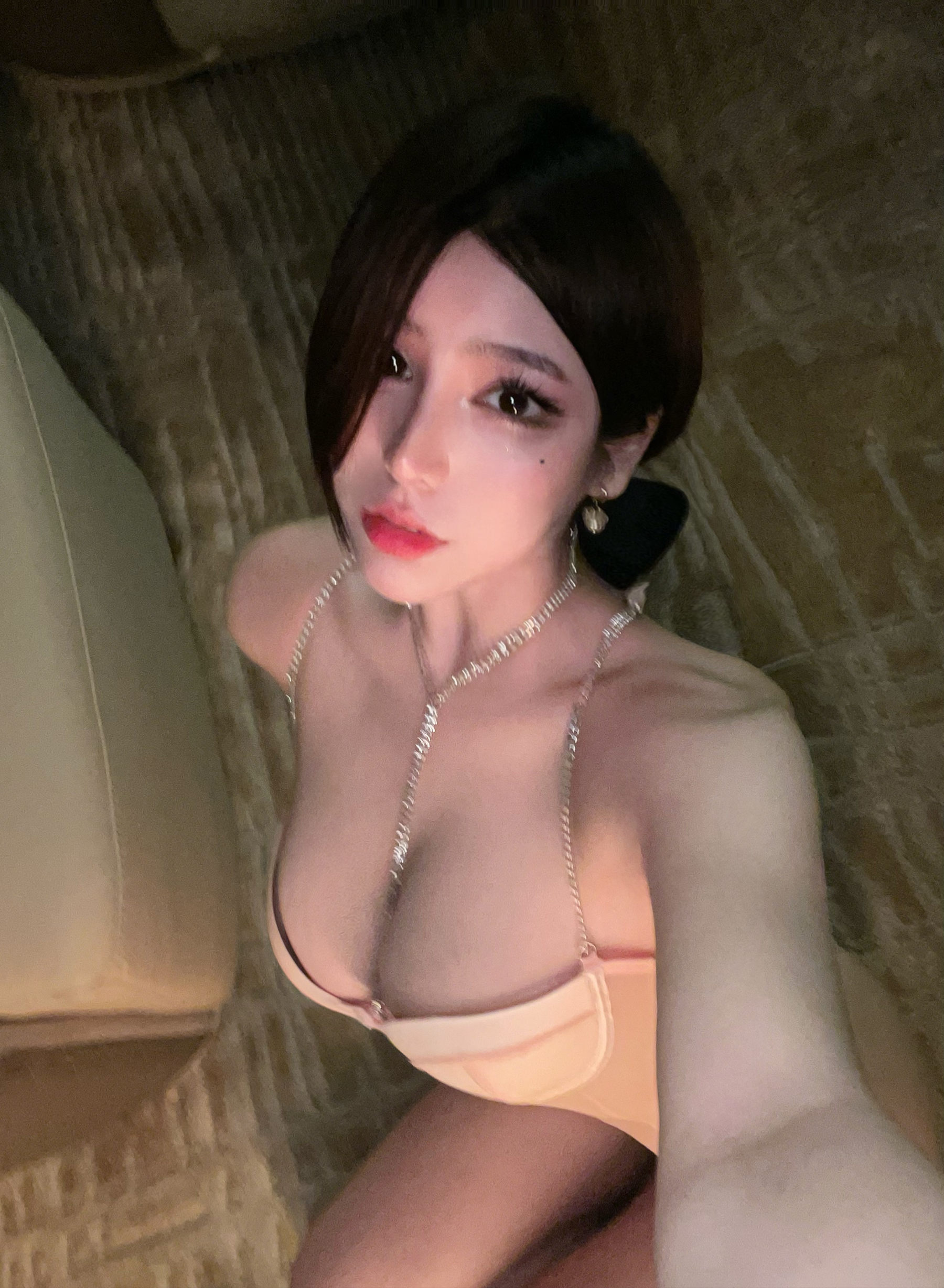 奔跑的晶骡儿 - 美丽小姐的睡衣
