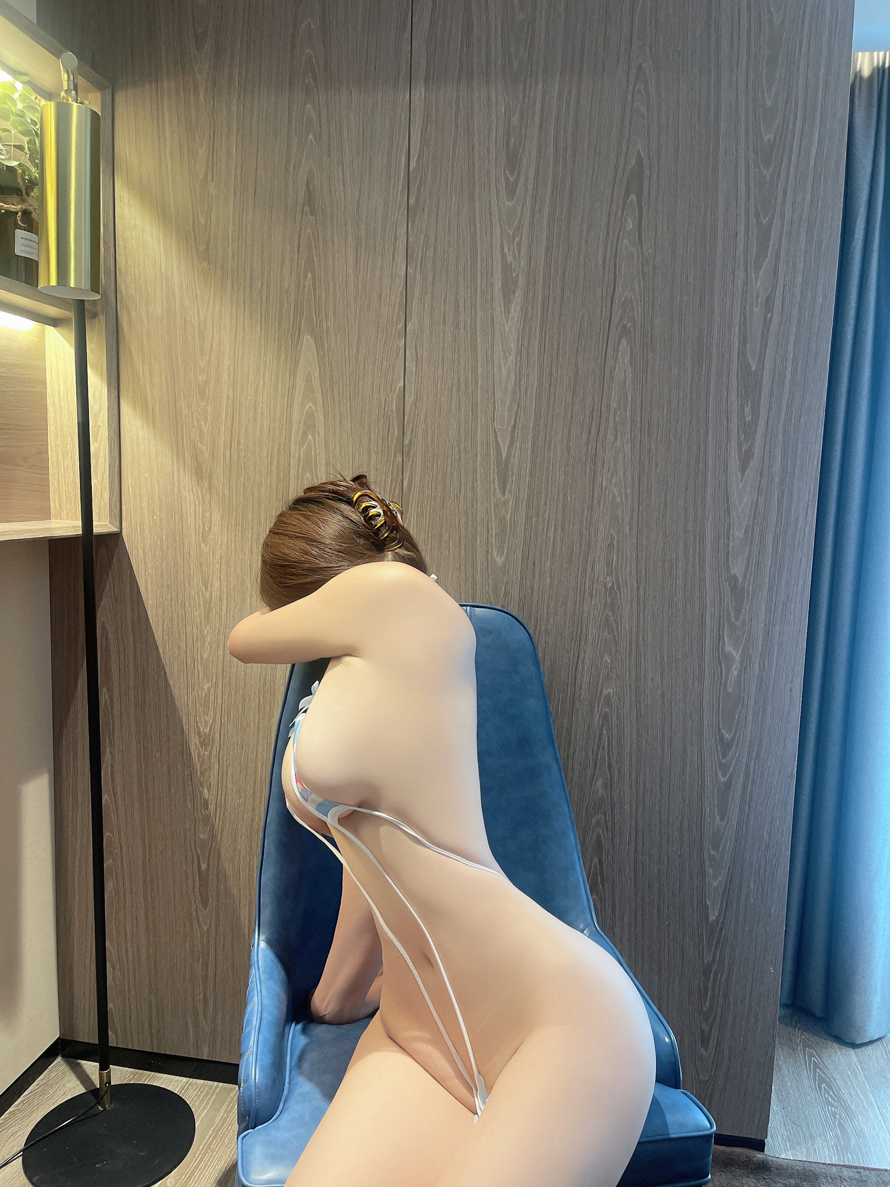 奶宝妹纸 - 羞耻的辣妹
