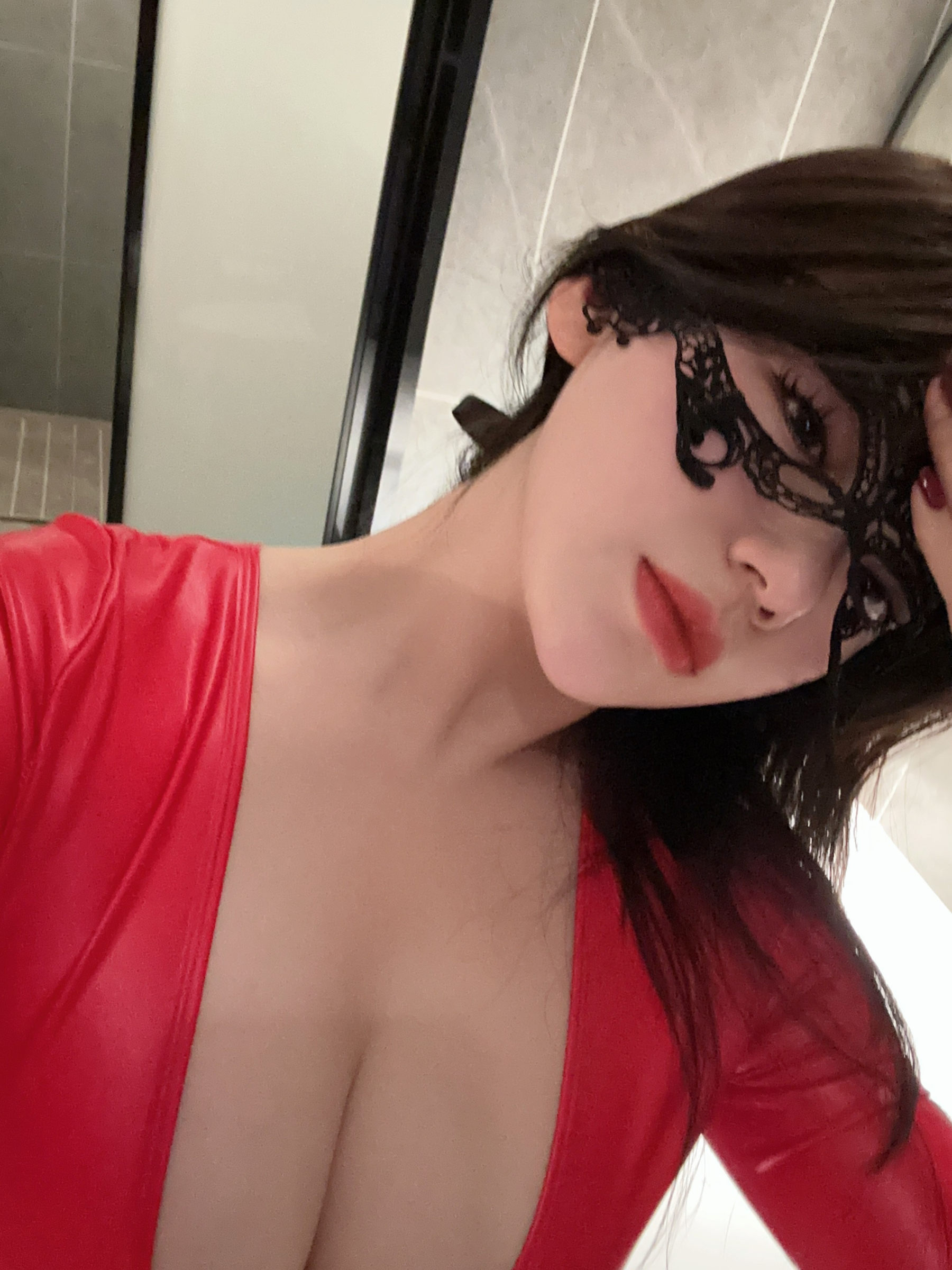 奶宝妹纸 - 诱人的红皮衣