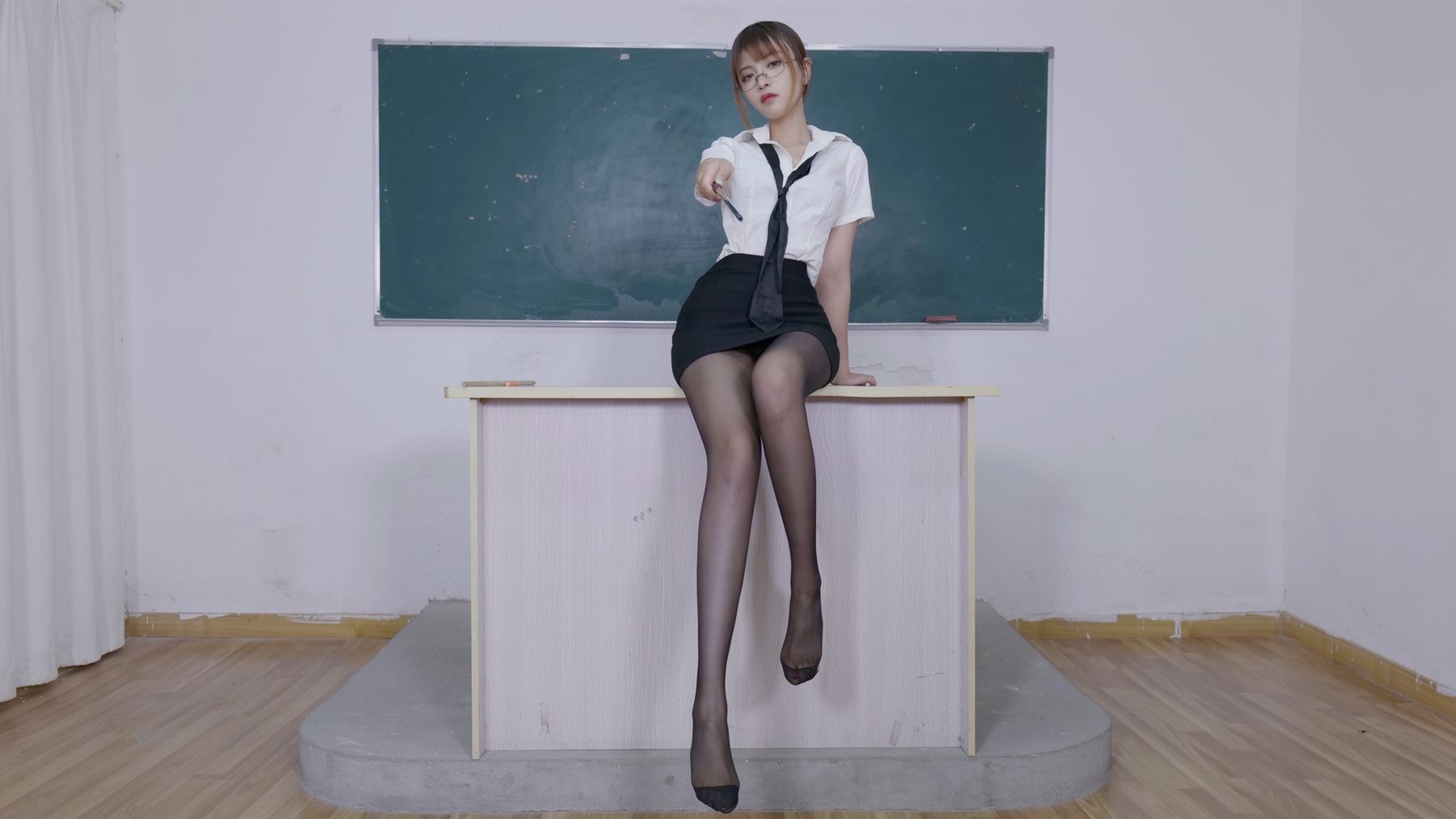 小须须 - 老师