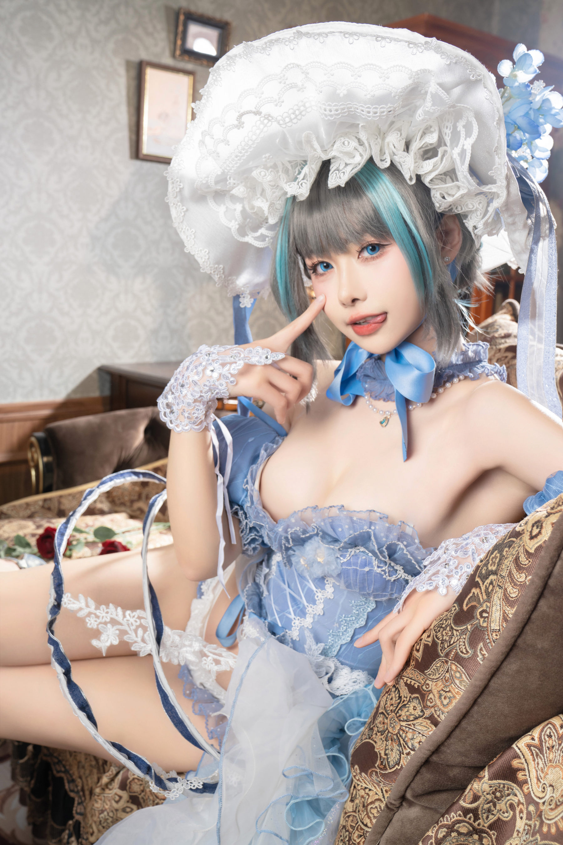 微博妹子Momoko葵葵 - 柴郡礼服