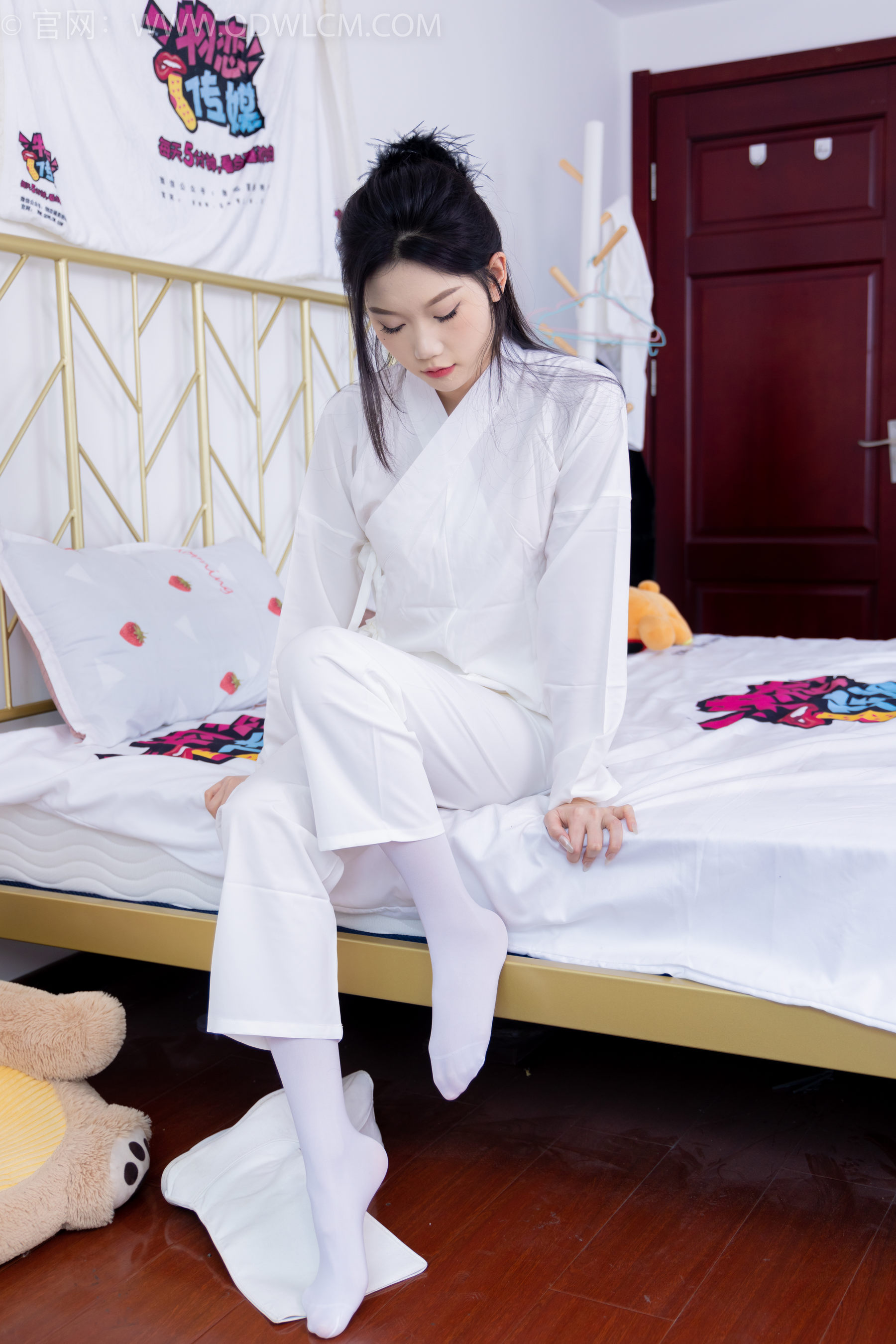 物恋传媒 No.1586 小竹-纯白小仙女