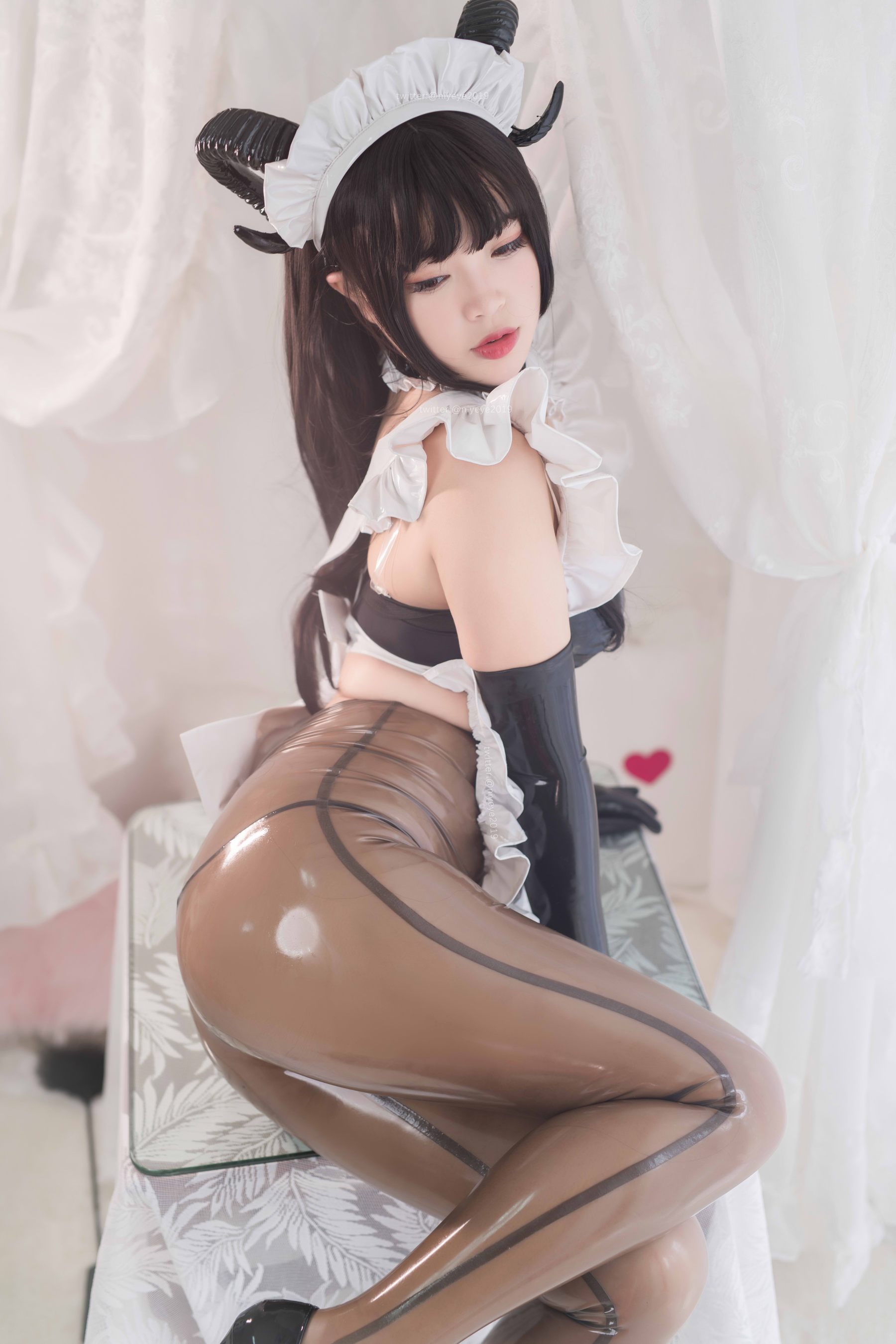 萌系小姐姐-白烨- - 胶衣魅魔姐姐