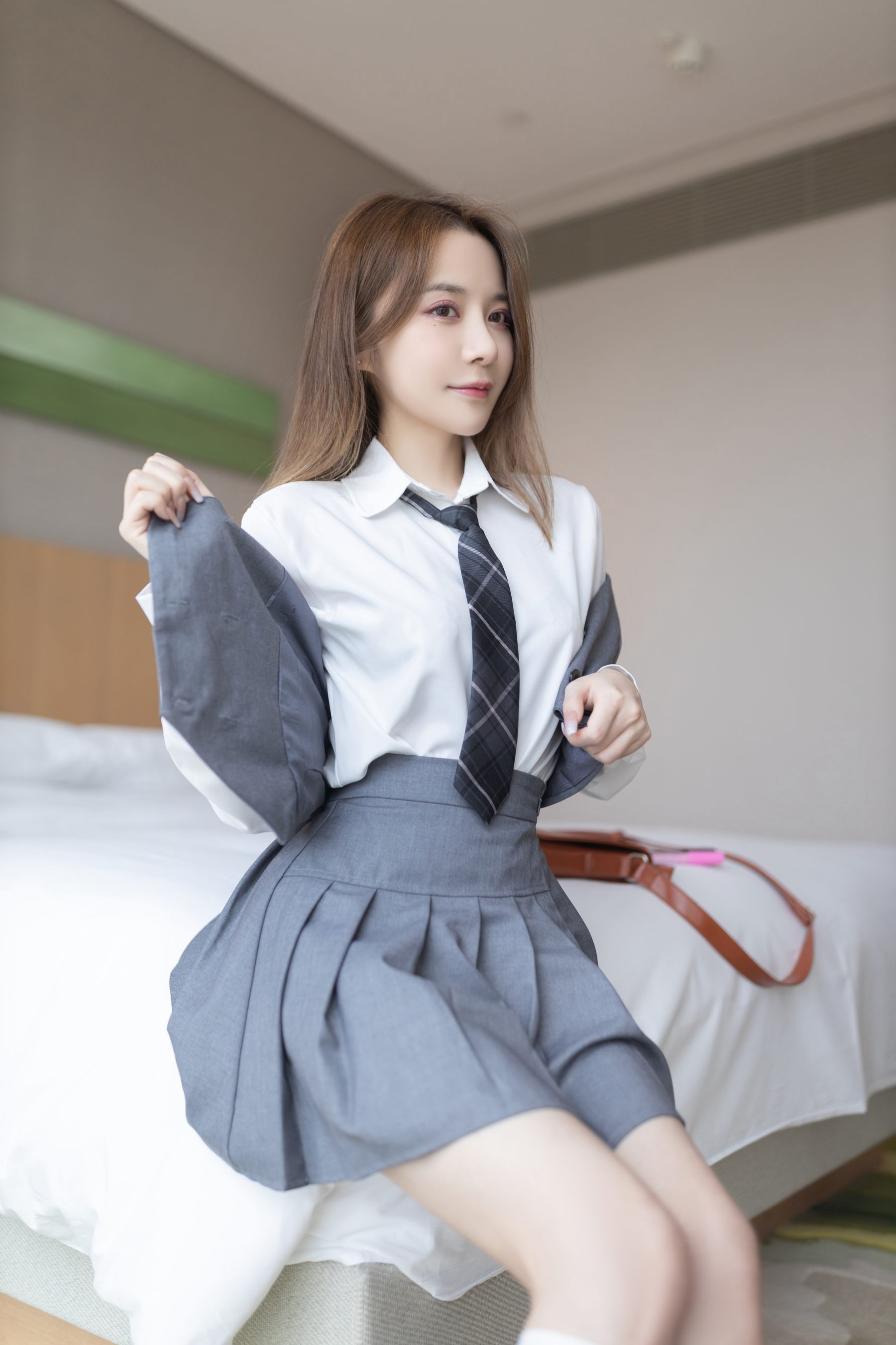 鱼子酱JK透明内衣写真