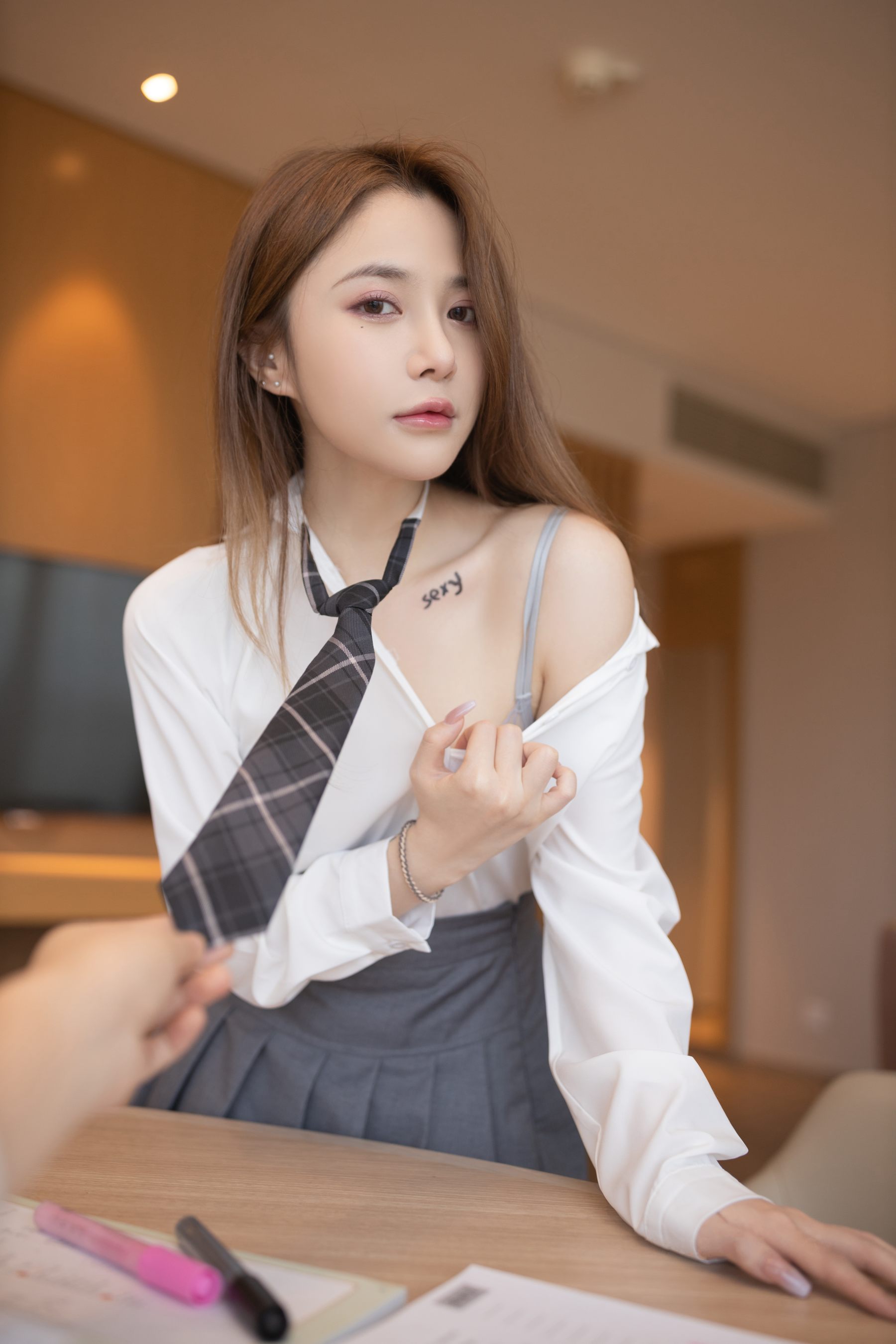 鱼子酱JK透明内衣写真