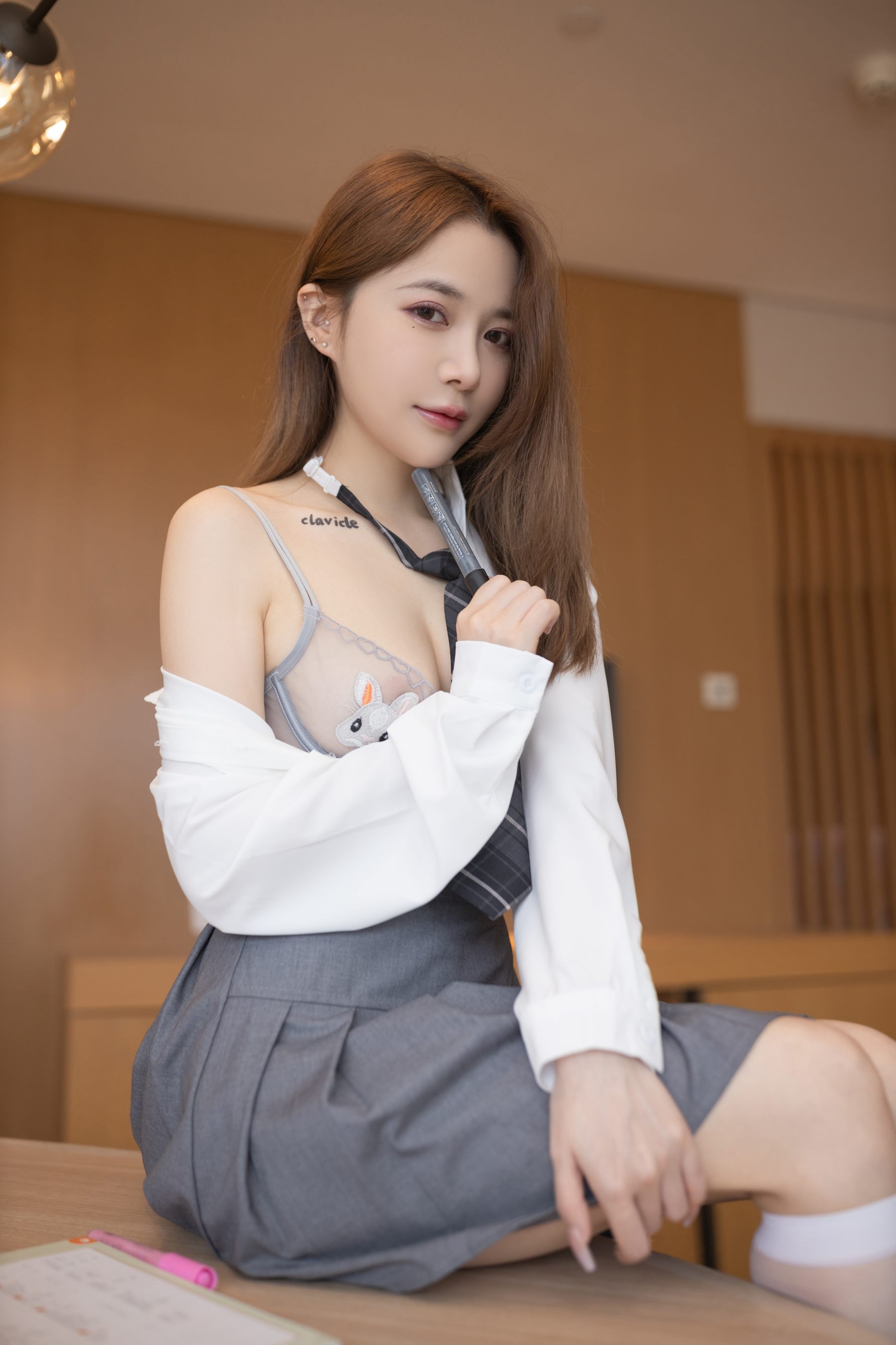 鱼子酱JK透明内衣写真