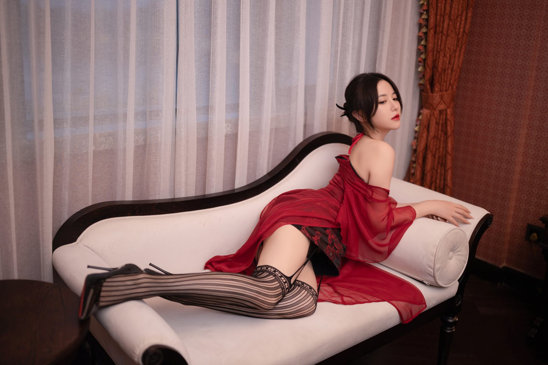 鱼子酱天生妖娆写真