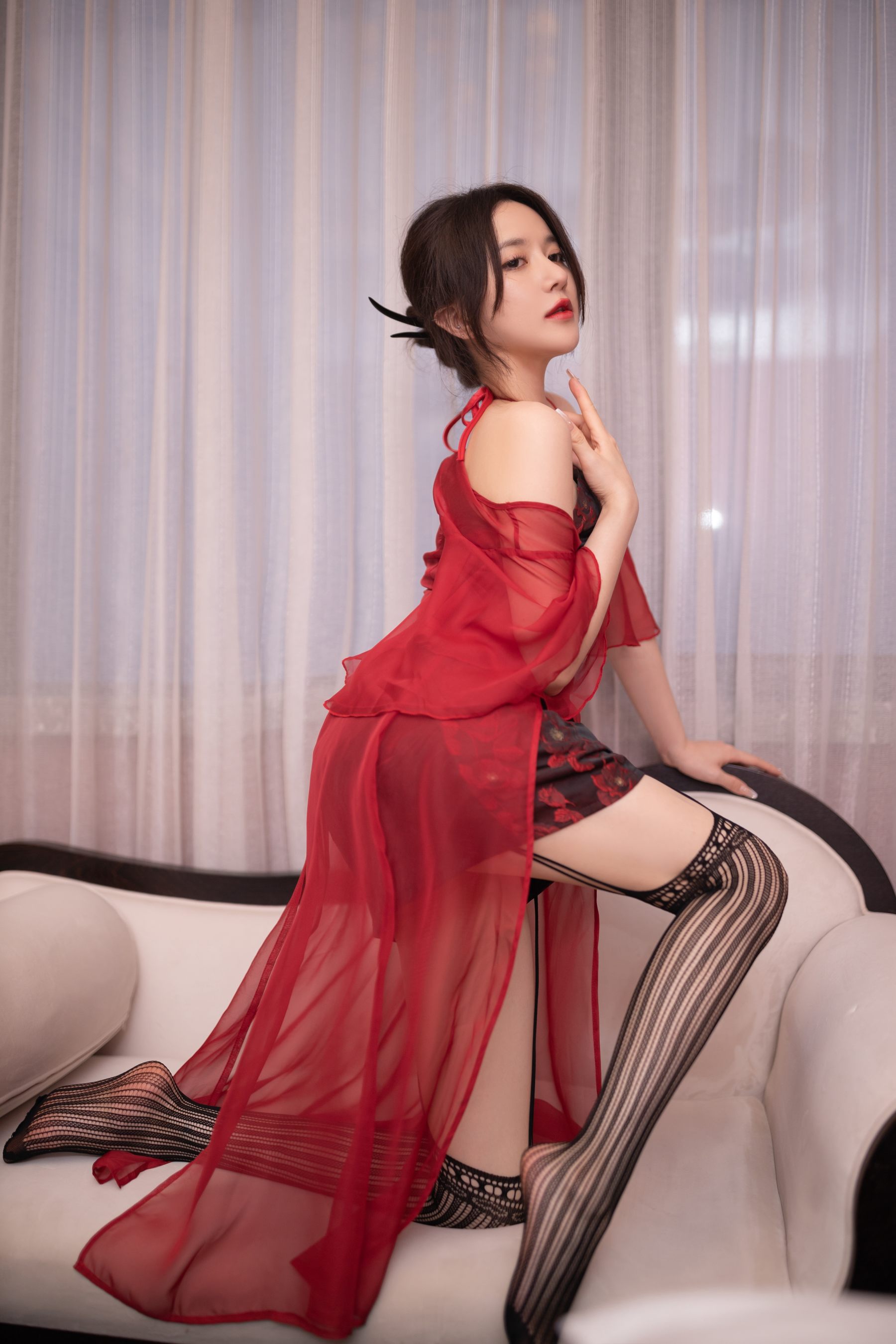 鱼子酱天生妖娆写真