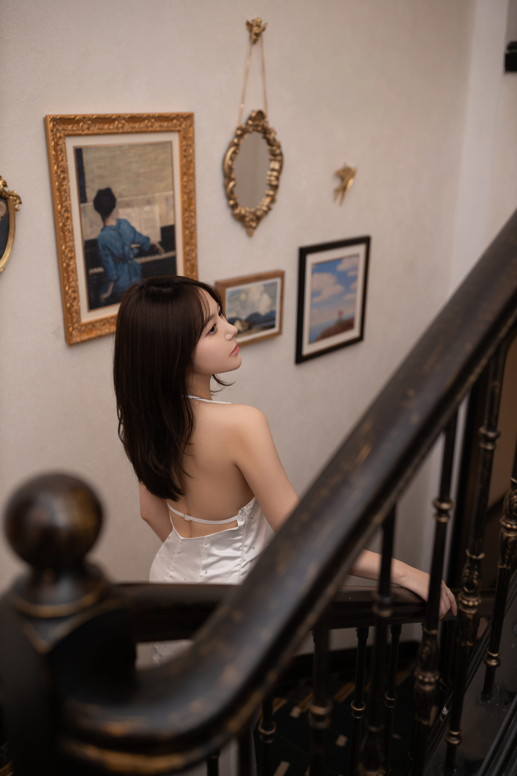 鱼子酱白色礼服写真