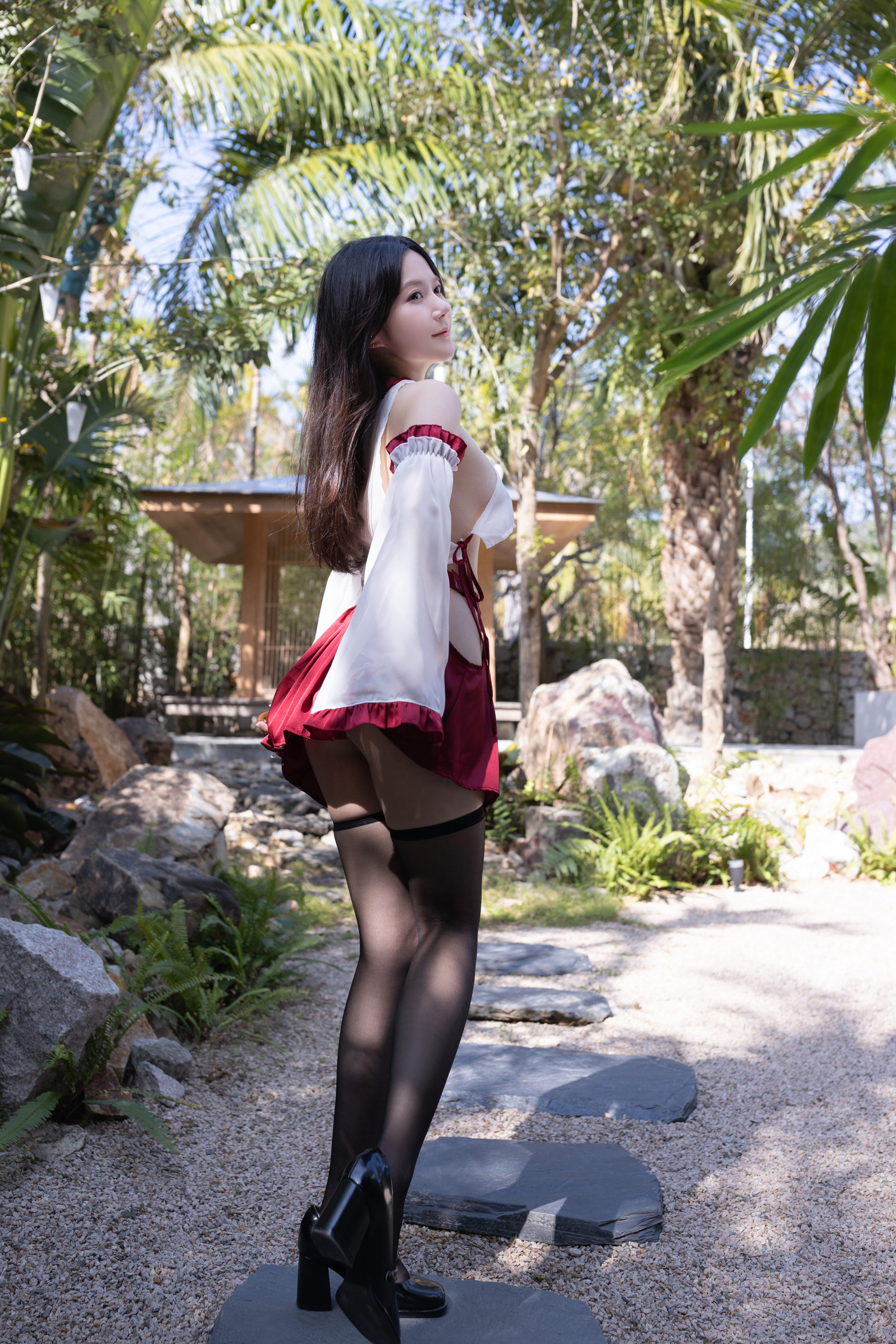鱼子酱神社巫女写真