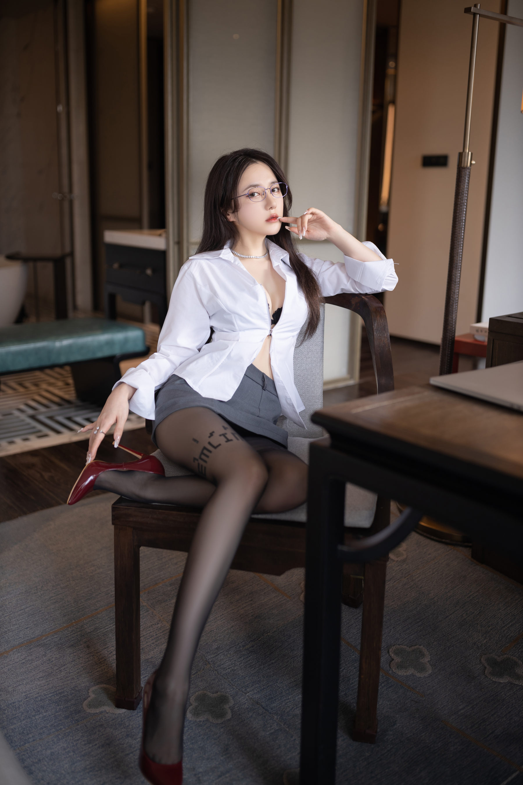 鱼子酱都市丽人写真