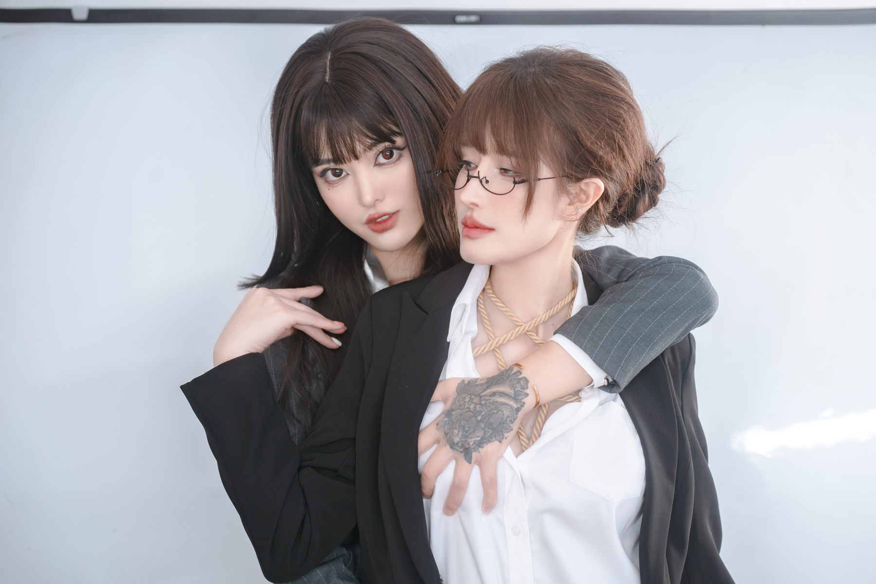 鹿八岁 - 女上司和女下属