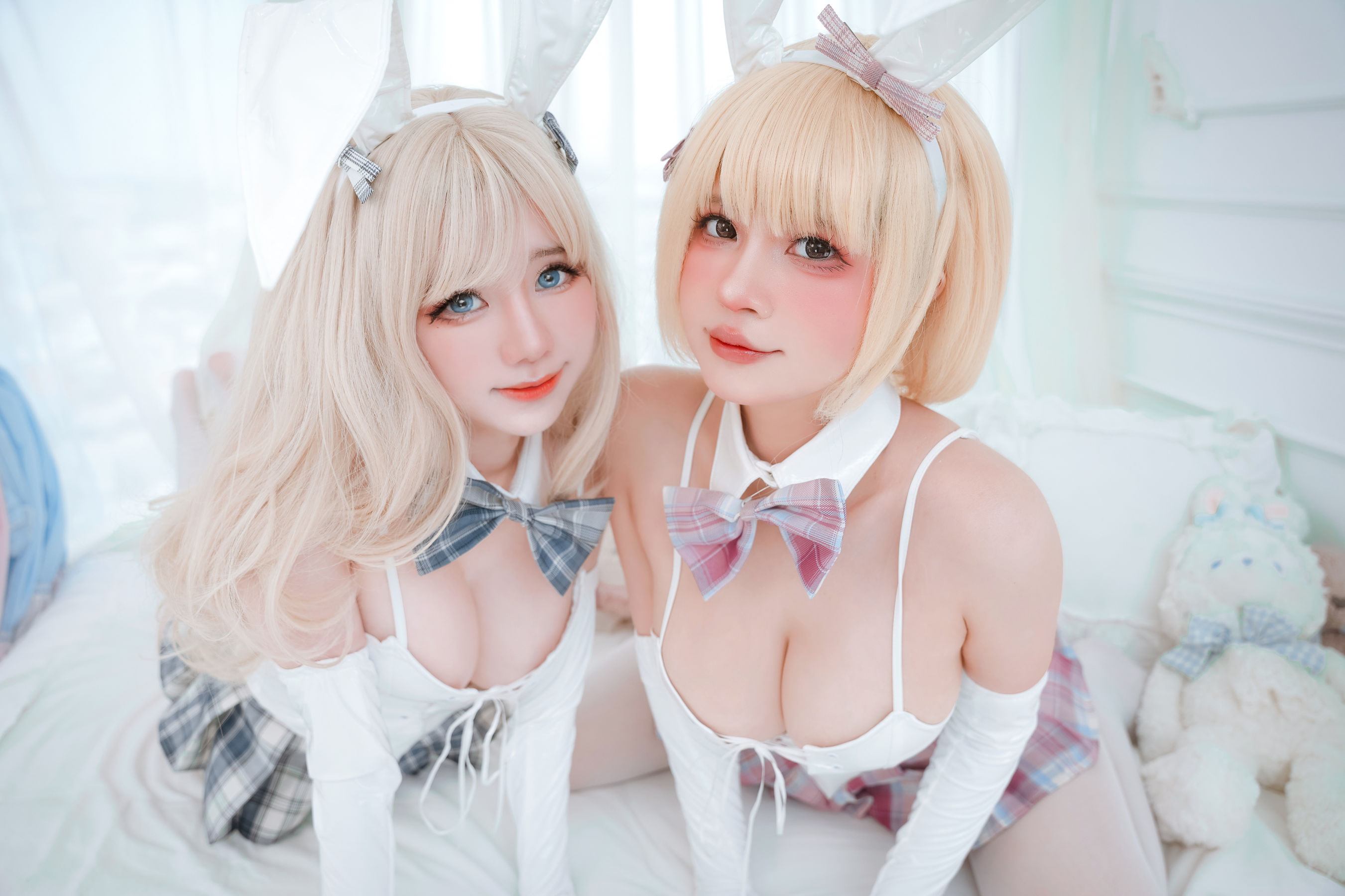 Azami & Sally Dorasnow - White Bunny Girl