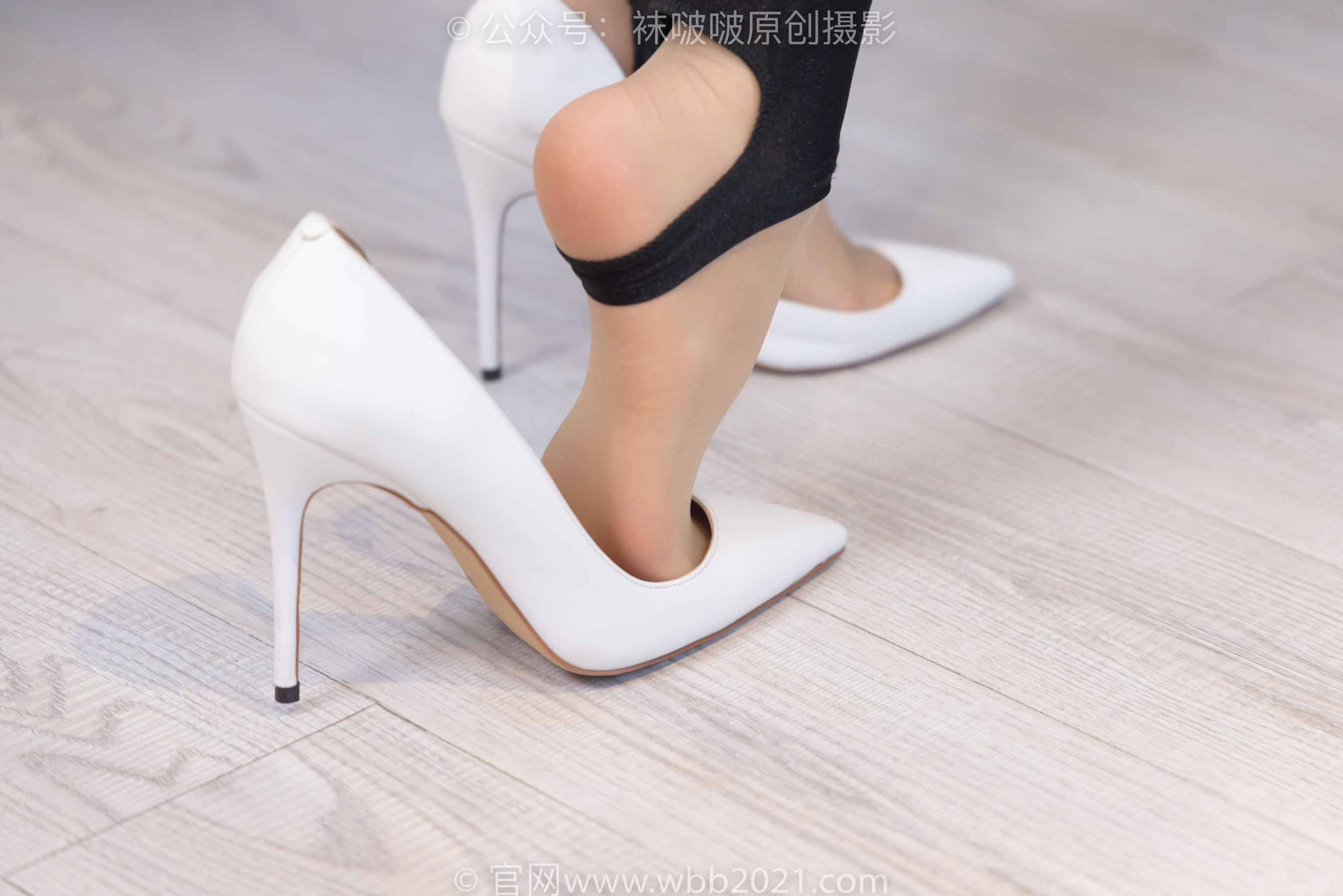 BoBoSocks袜啵啵 No.243 稚予 -两双高跟鞋、肉丝、踩脚裤