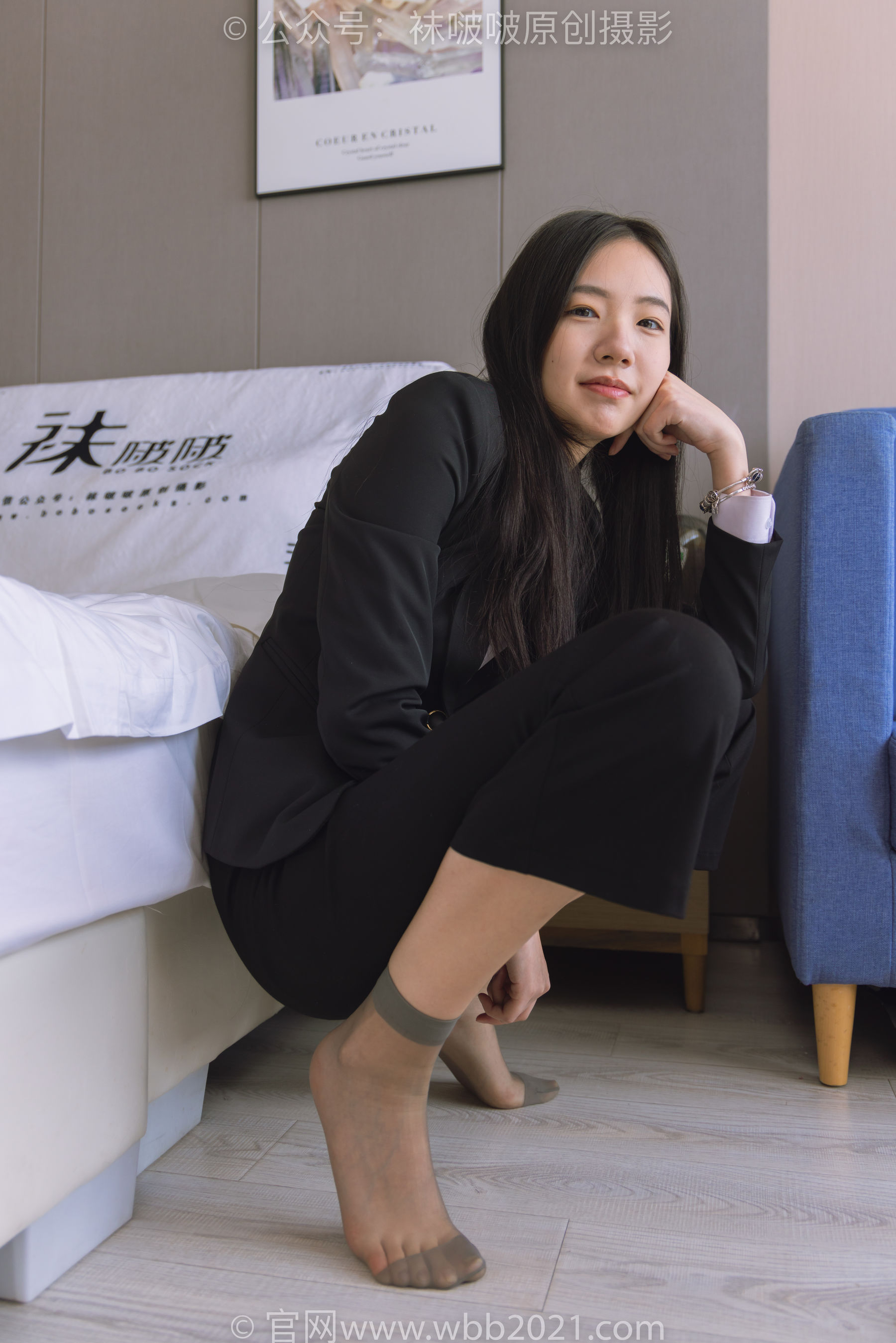 BoBoSocks袜啵啵 No.245 小甜豆 -高跟鞋、短灰丝、半蹲镜头较多