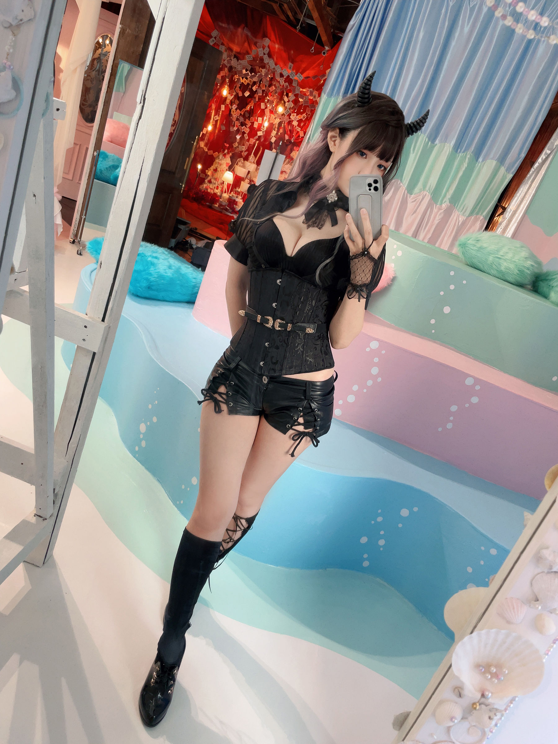 Ely_eee(ElyEE子) - Devil Croupier 小惡魔荷官