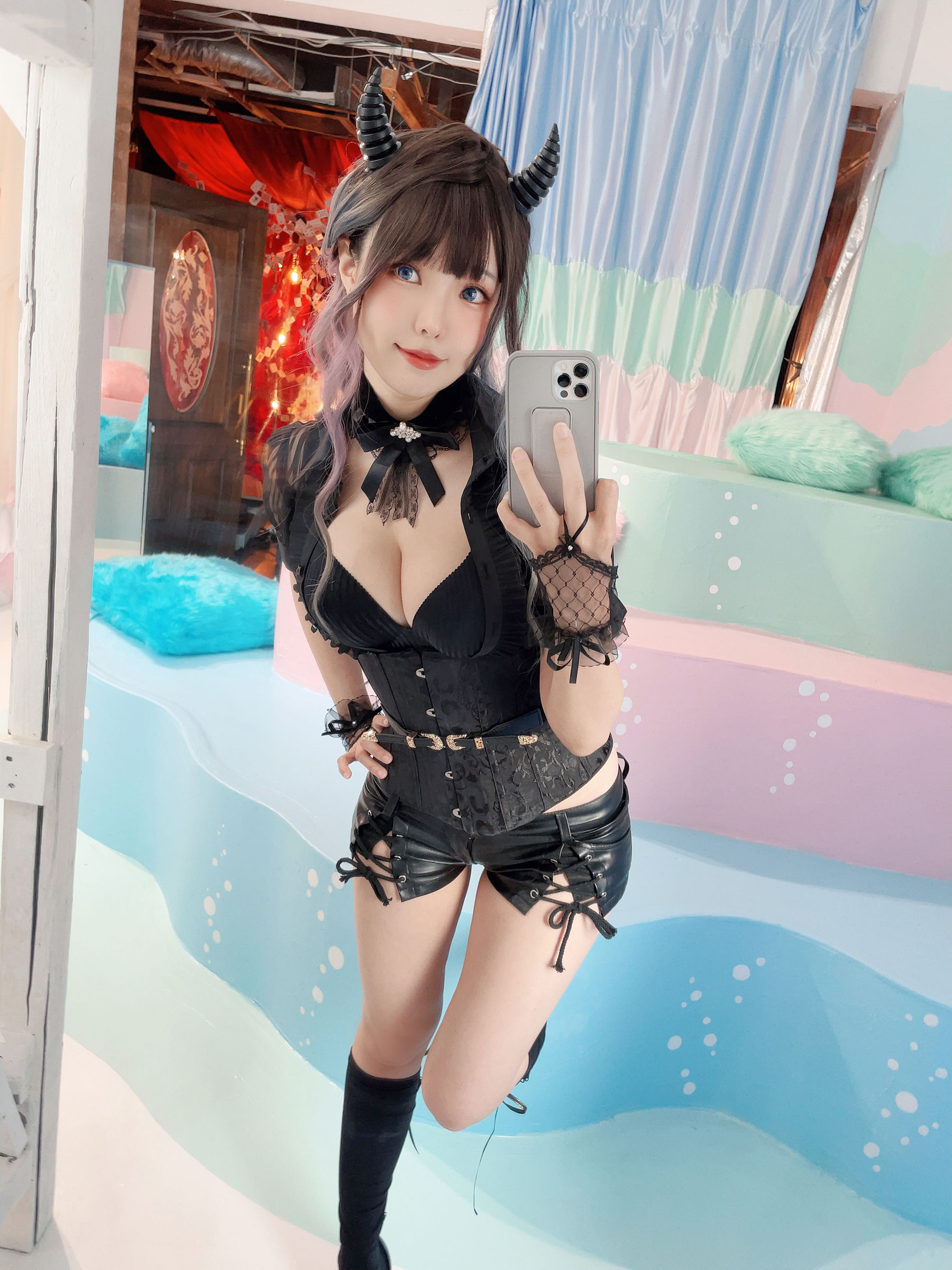 Ely_eee(ElyEE子) - Devil Croupier 小惡魔荷官