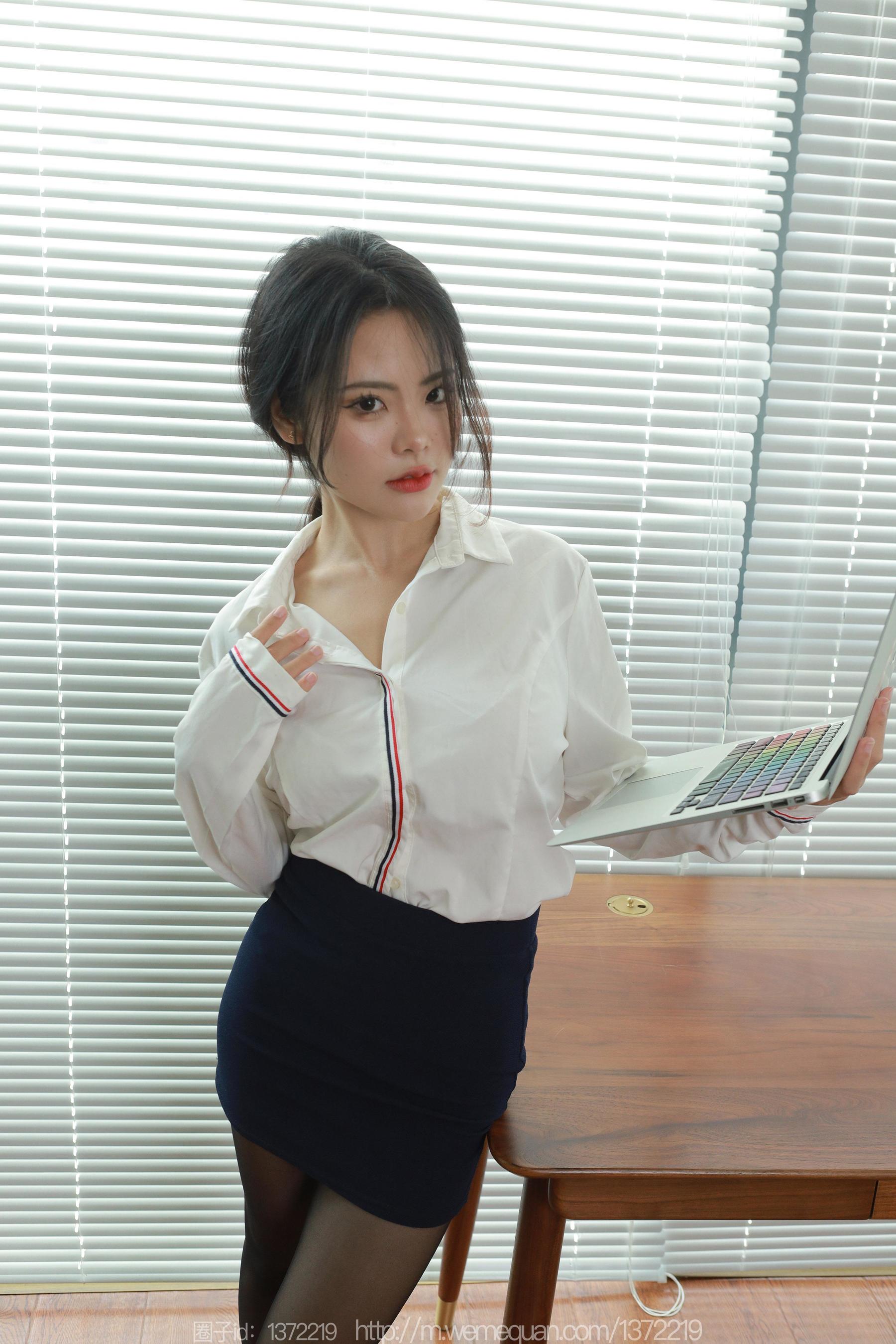 IESS异思趣向 - 模特：兔兔 《会议缺席》