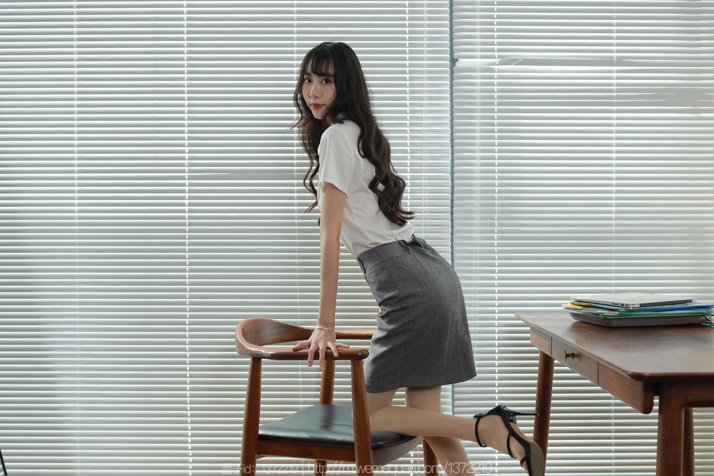 IESS异思趣向 - 模特：团团 《粉色美甲》