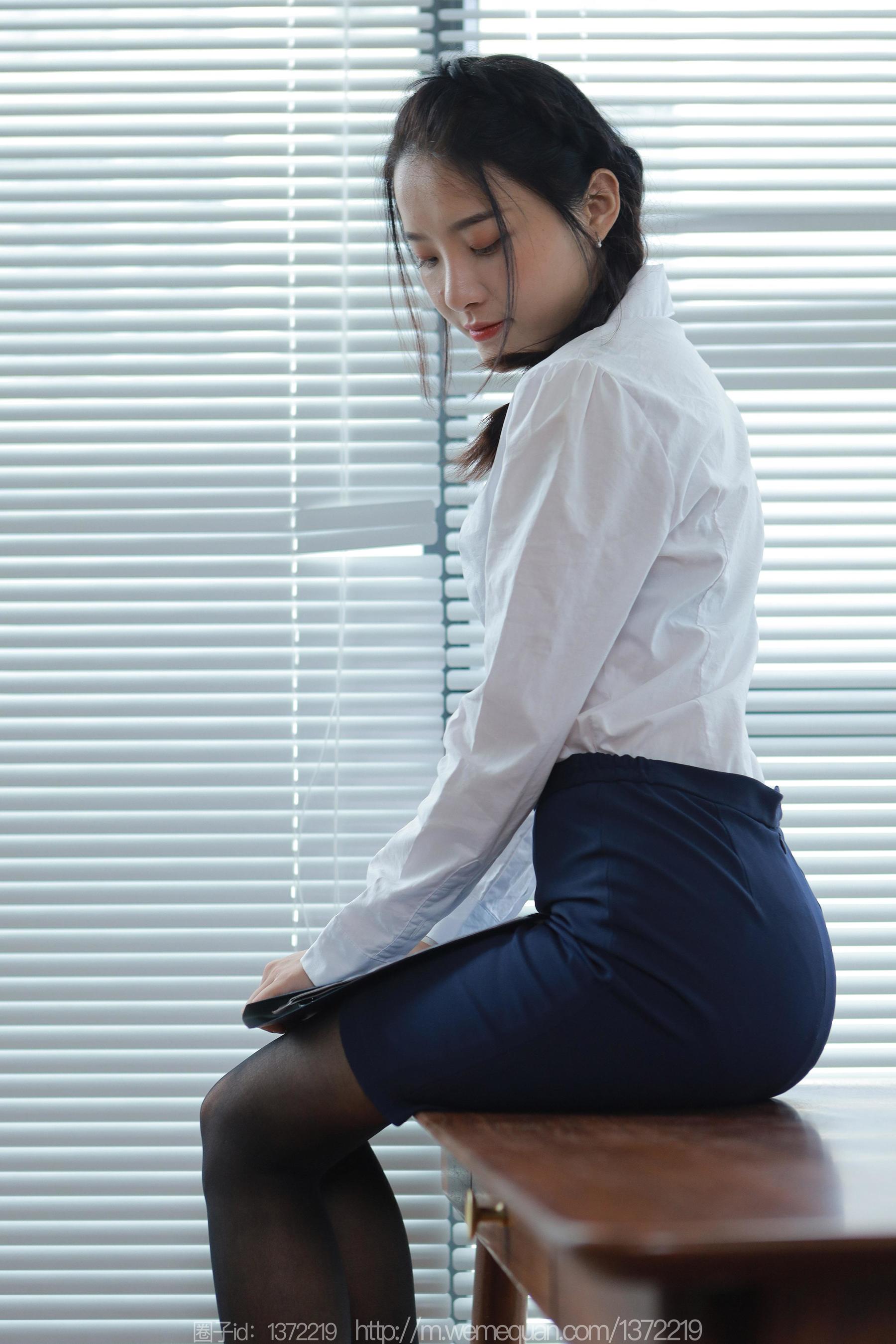 IESS异思趣向 - 模特：婉萍 《蓝裙OL》