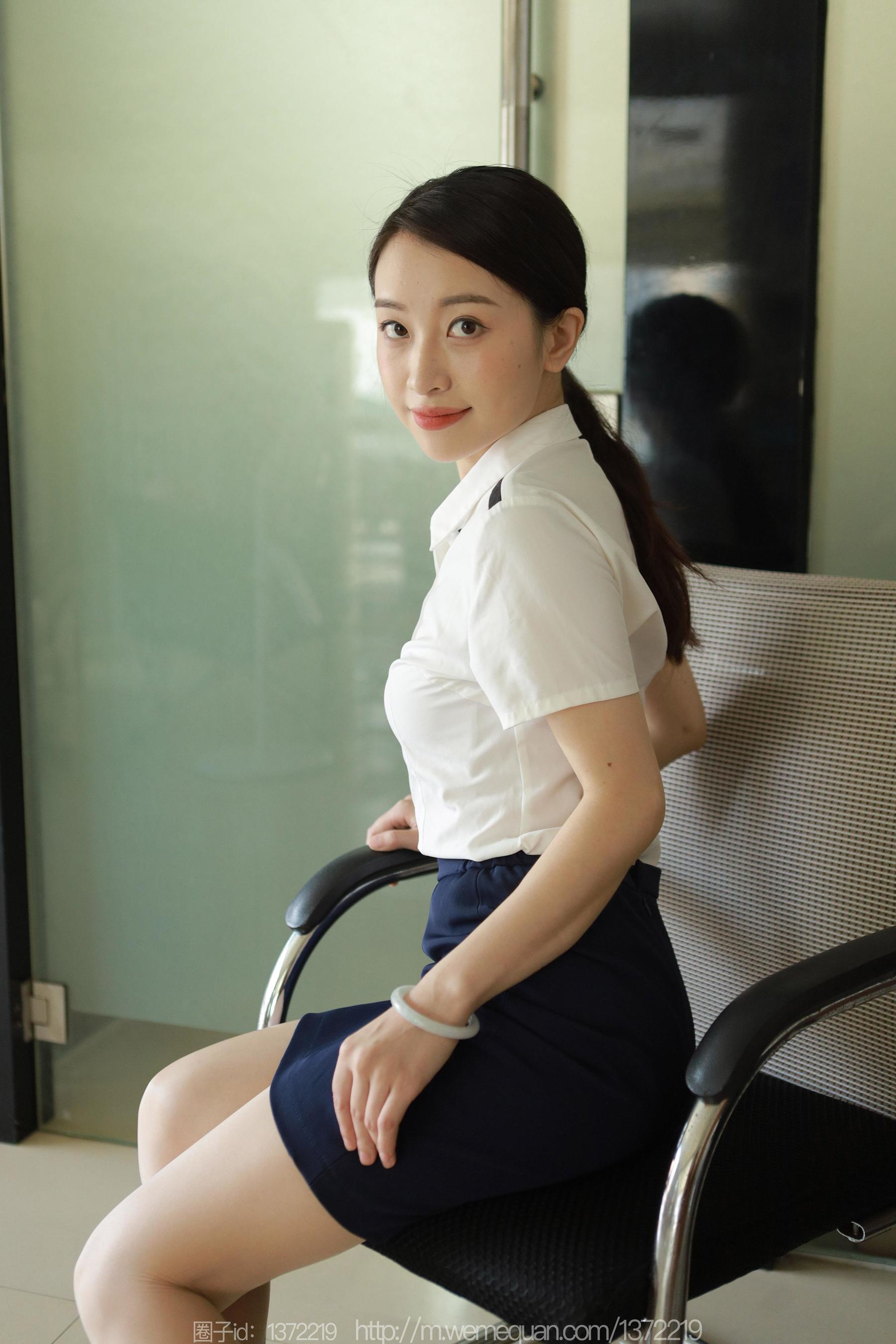 IESS异思趣向 - 模特：小婕 《桌上的交易》