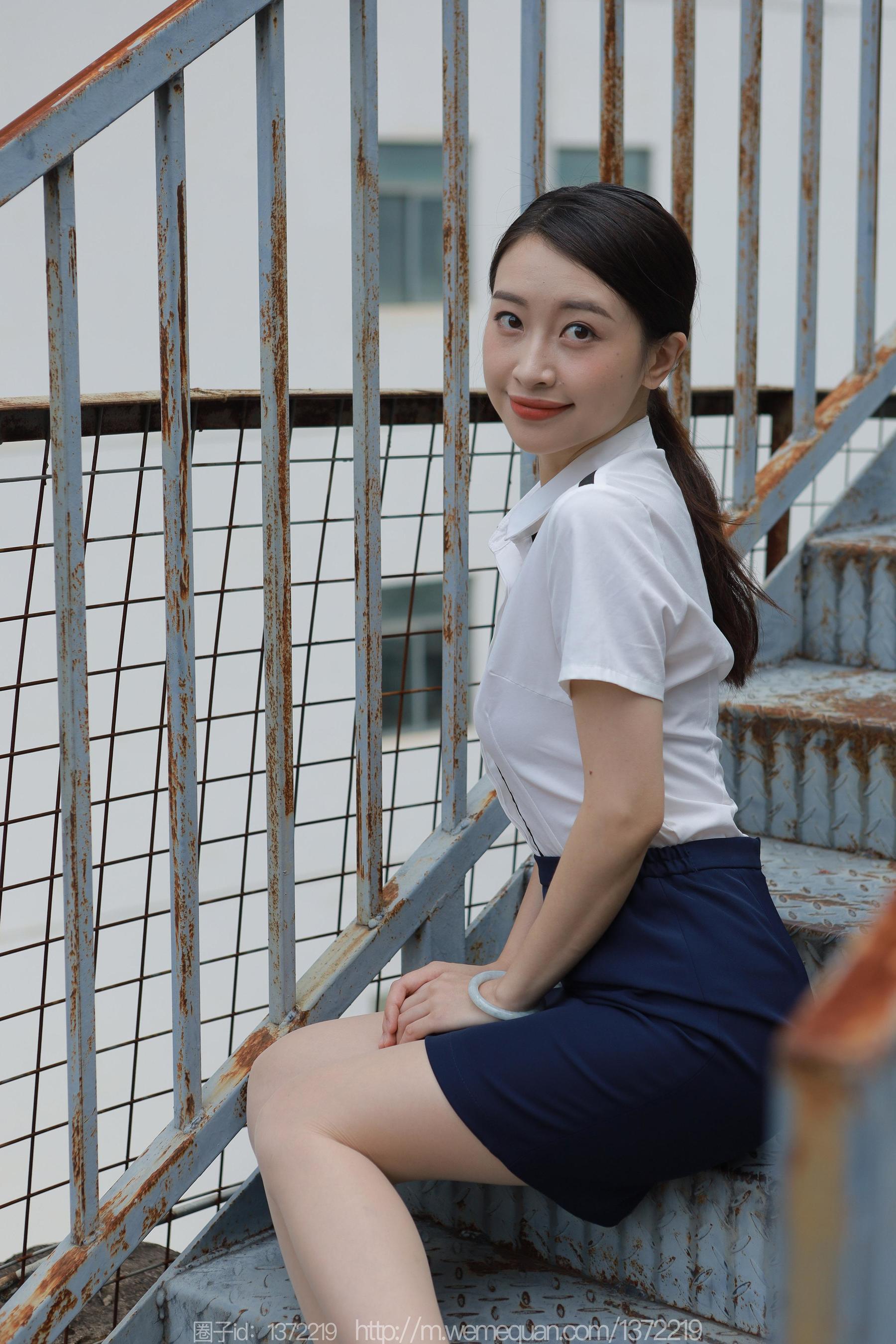IESS异思趣向 - 模特：小婕 《桌上的交易》