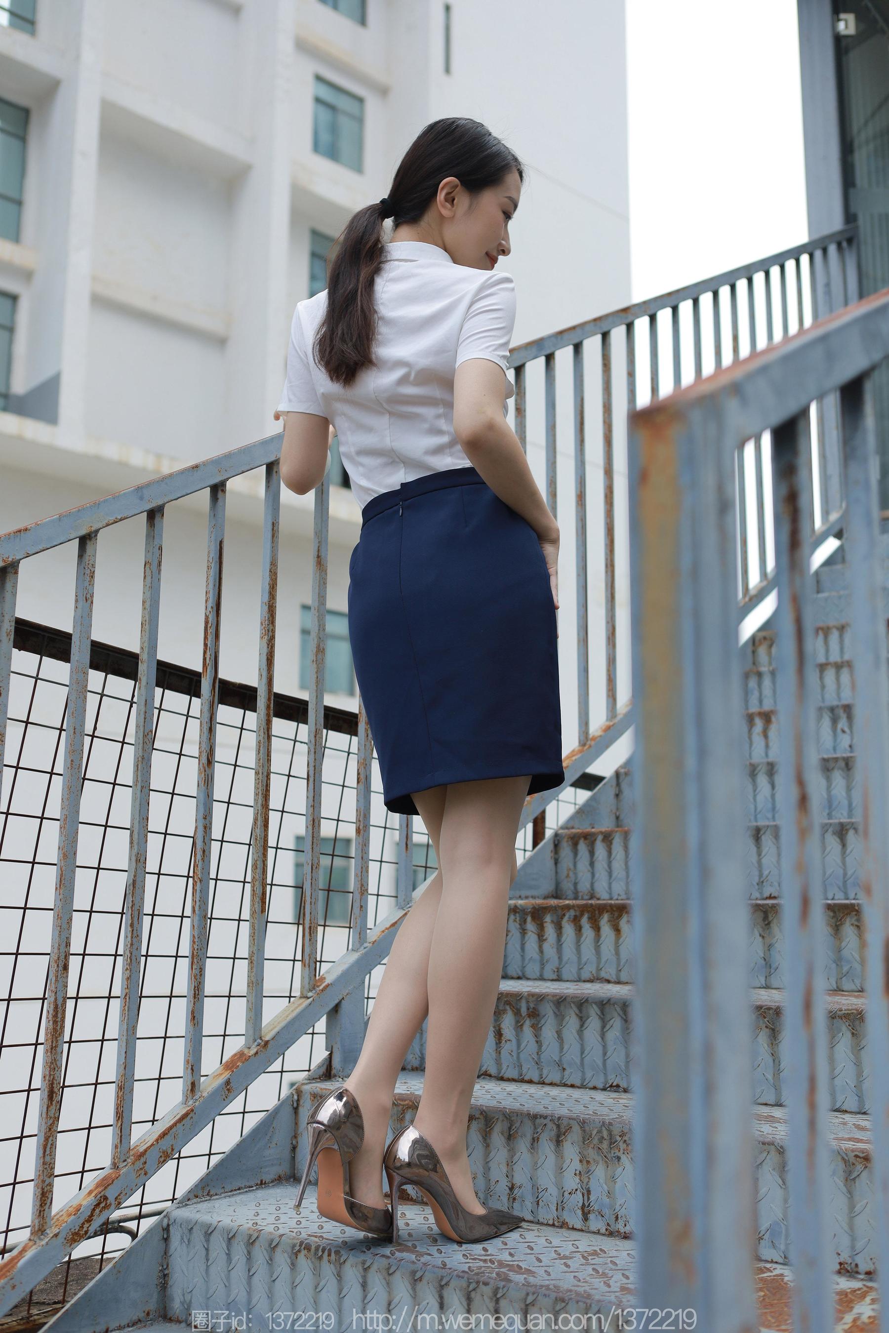 IESS异思趣向 - 模特：小婕 《桌上的交易》