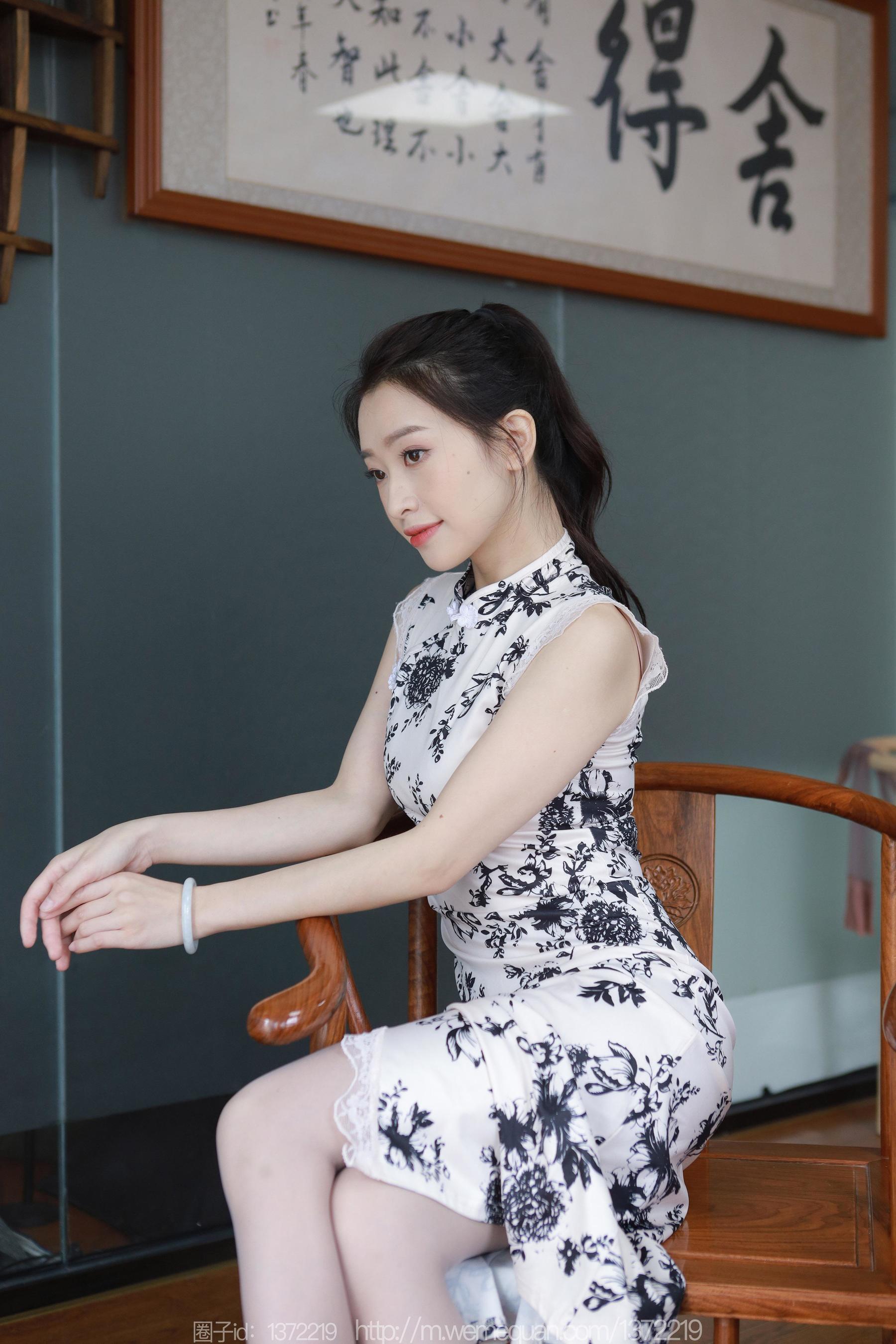IESS异思趣向 - 模特：小婕 《灰斯旗袍》