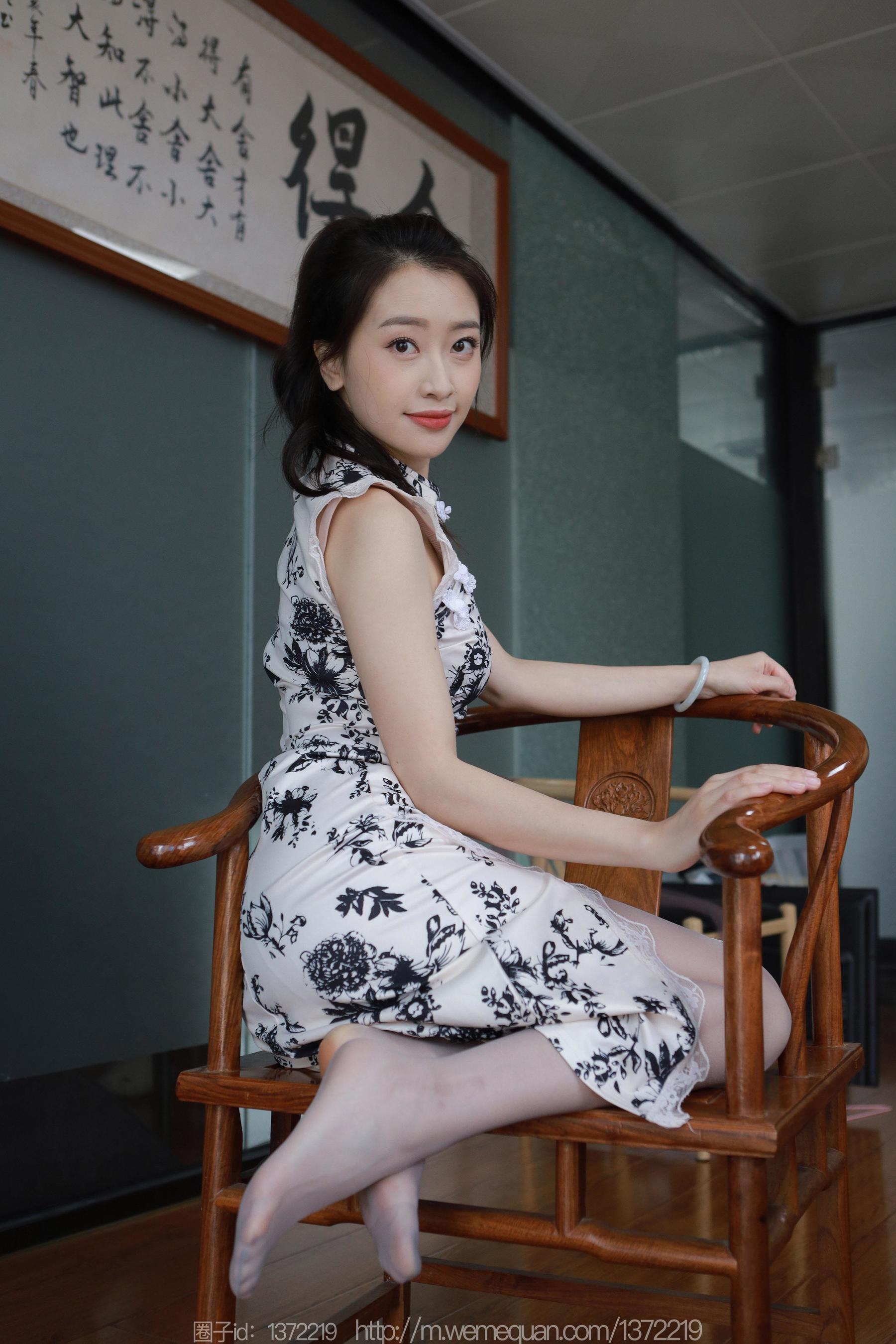 IESS异思趣向 - 模特：小婕 《灰斯旗袍》