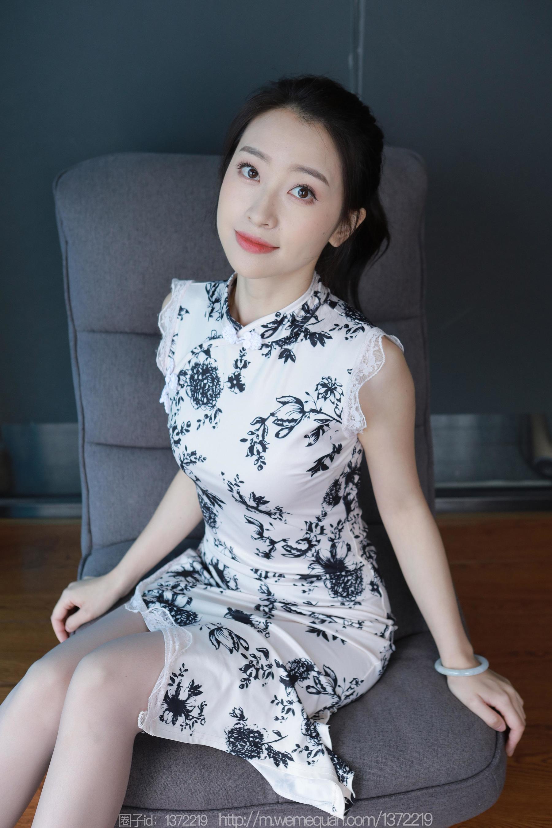 IESS异思趣向 - 模特：小婕 《灰斯旗袍》