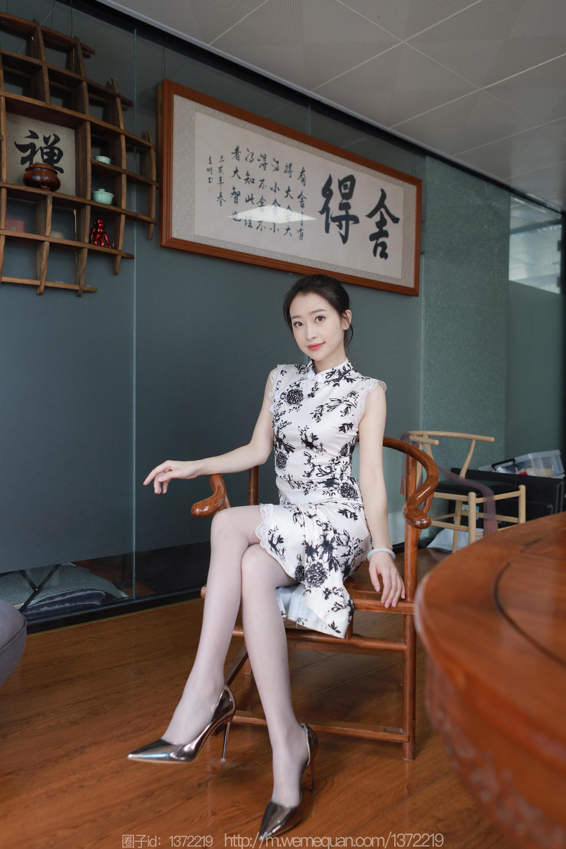 IESS异思趣向 - 模特：小婕 《灰斯旗袍》