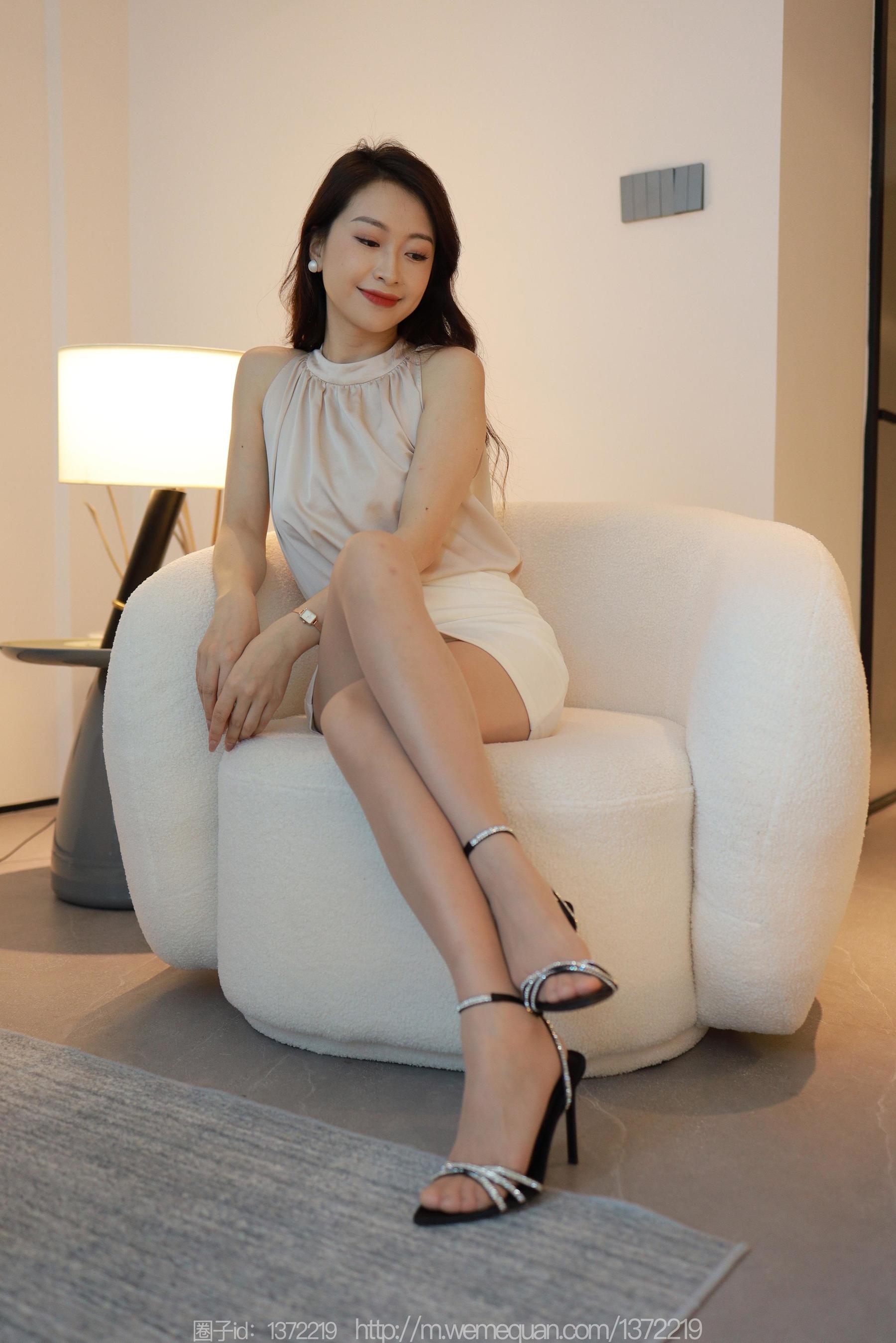 IESS异思趣向 - 模特：小婕 《白月光》